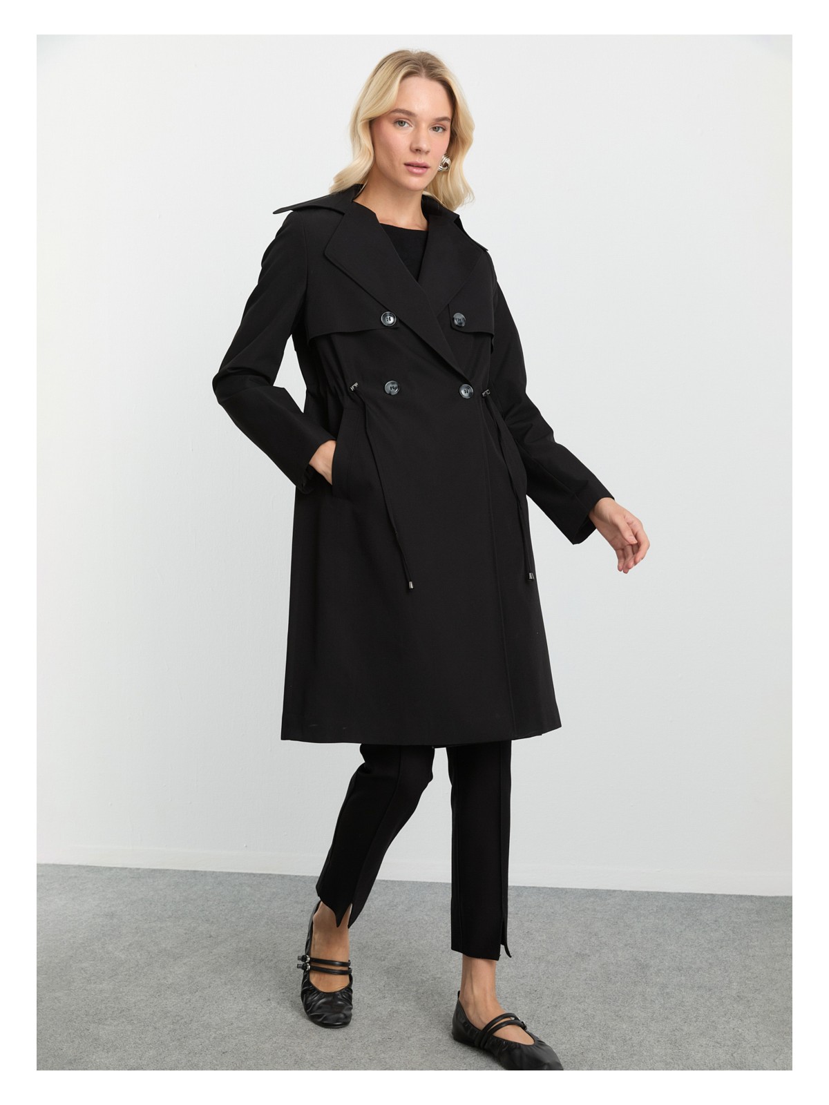 Selen Siyah Kadın Trençkot 25KSL9511