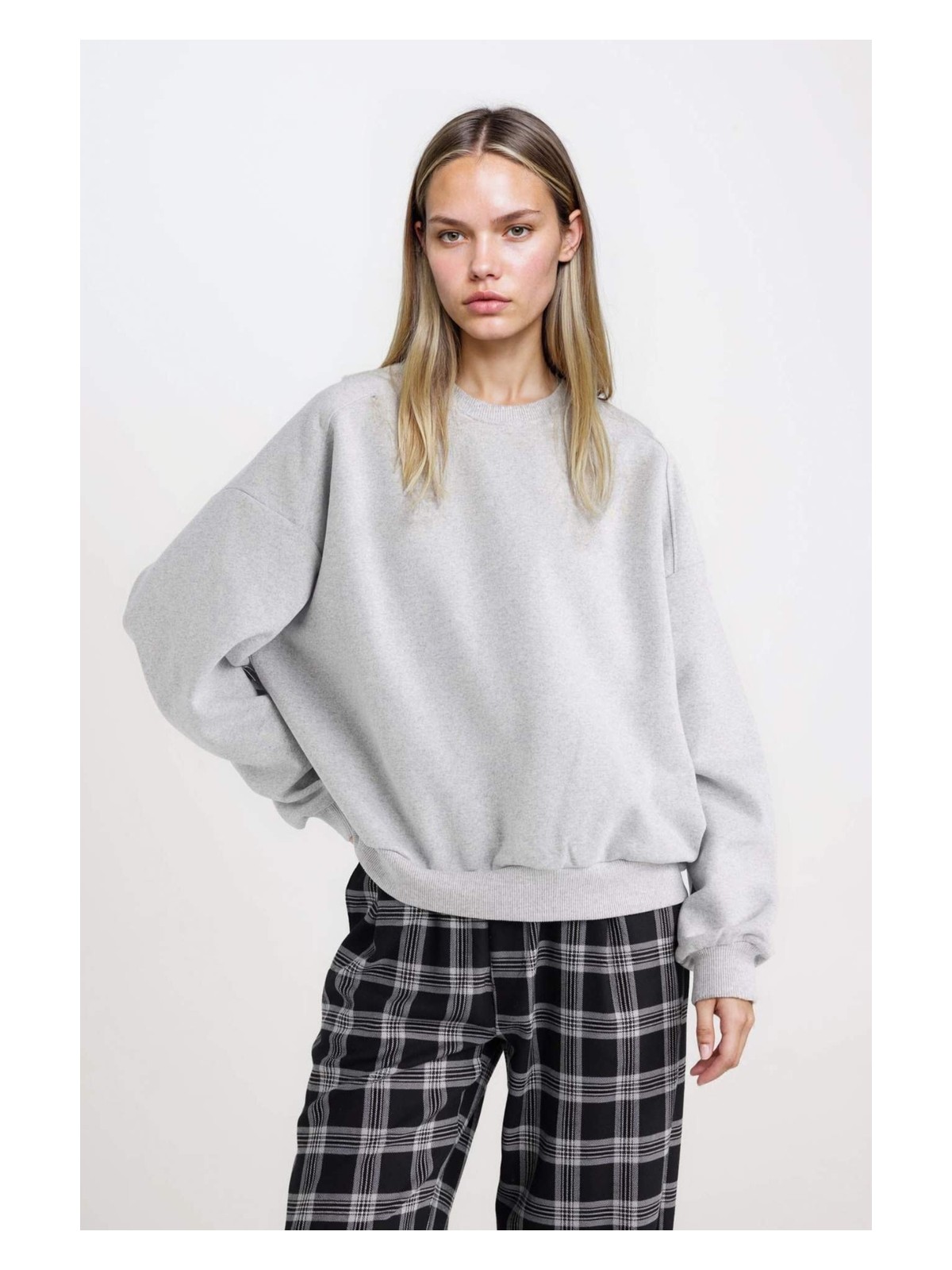 DeFacto Oversize Geniş Kalıp Bisiklet Yaka Basic Düz Kalın Gri Sweatshirt D9022AXNS - Görsel 9