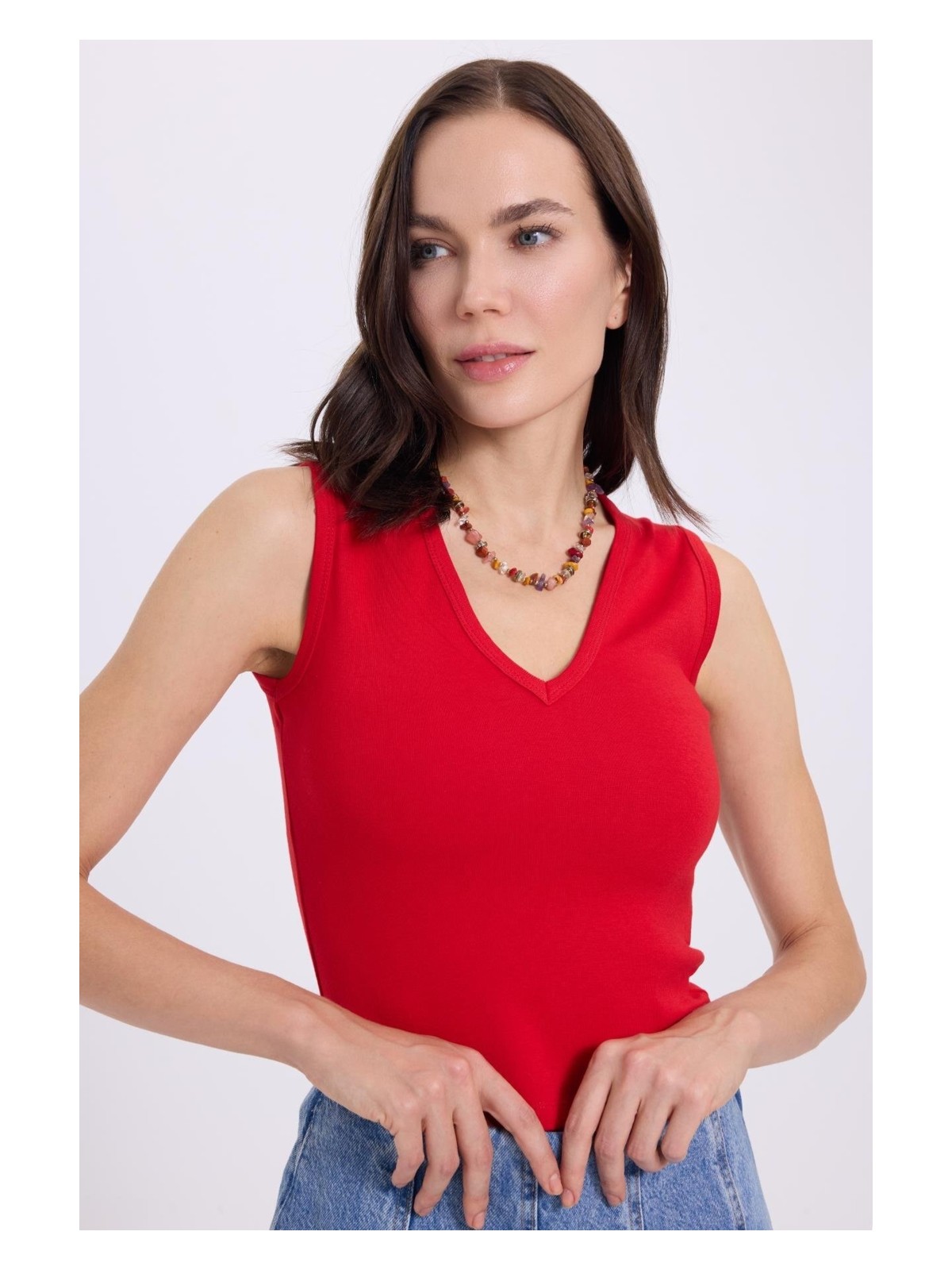 Tudors Kadın Slim Fit Dar Kesim V Yaka Sıfır Kol Pamuklu Ribanalı Kırmızı Bluz