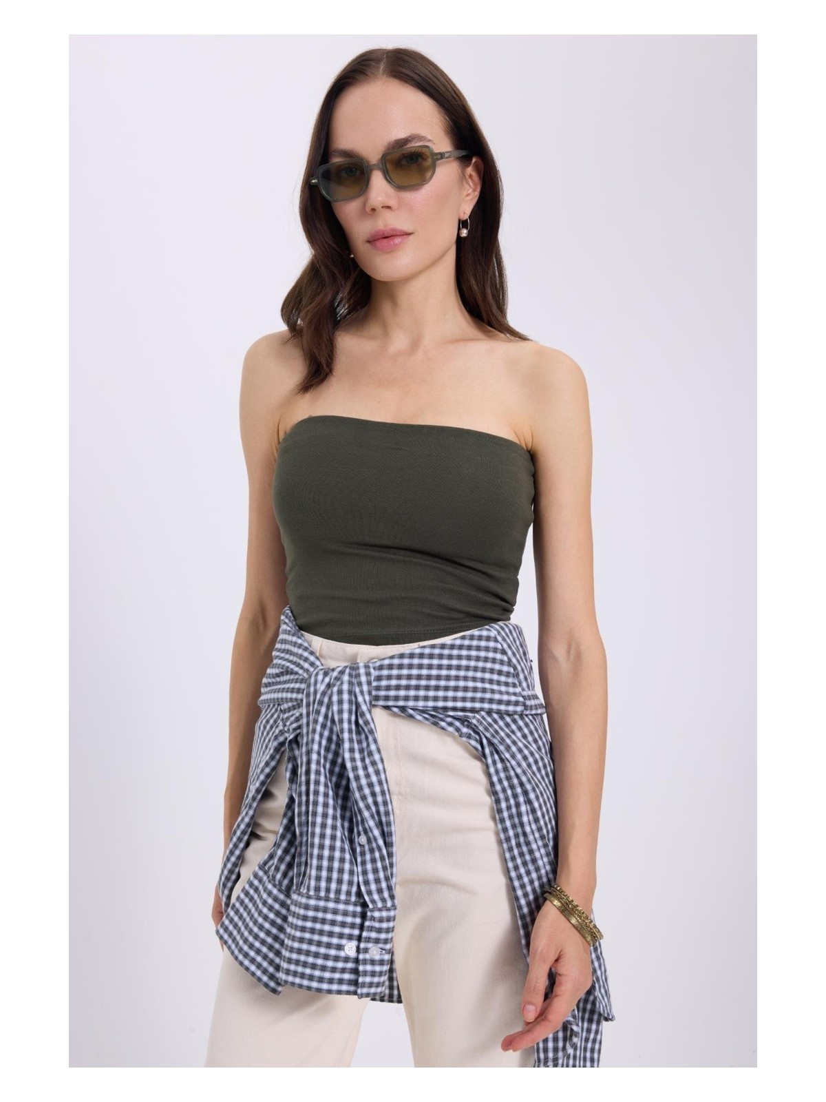 Tudors Kadın 4'lü Paket Siyah-Beyaz Regular Fit Viskon Kumaş Balıkçı Yaka Sıfır Kol Bluz - Görsel 8