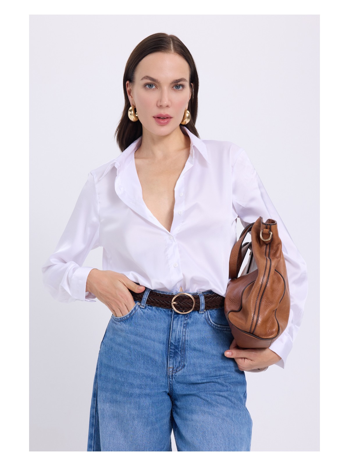 Tudors Kadın Relax Fit Rahat Kesim Satenli Kumaş Beyaz Kare Manşet Düz Gömlek