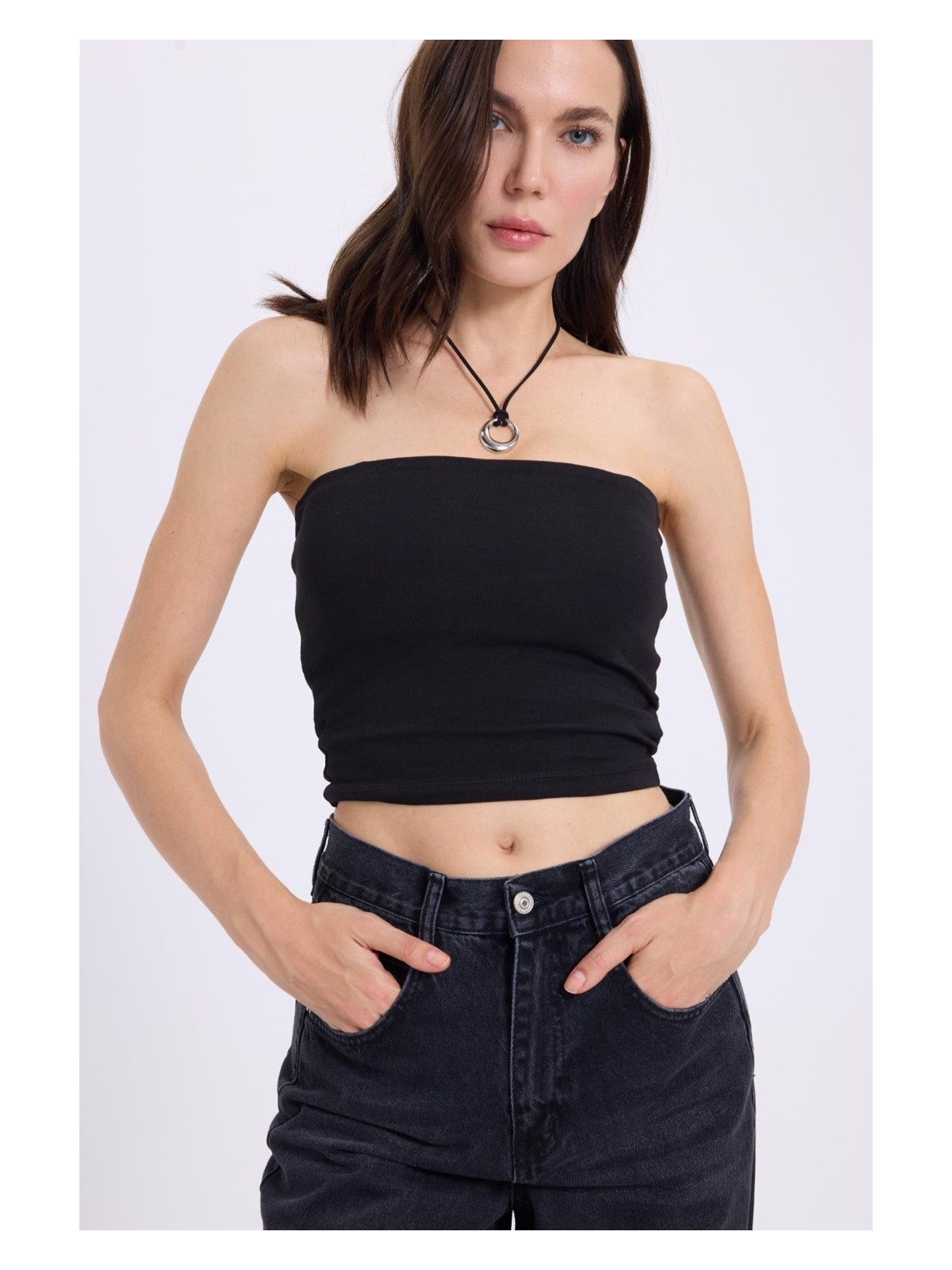 Tudors Kadın 4'lü Paket Siyah-Beyaz Regular Fit Viskon Kumaş Balıkçı Yaka Sıfır Kol Bluz - Görsel 4