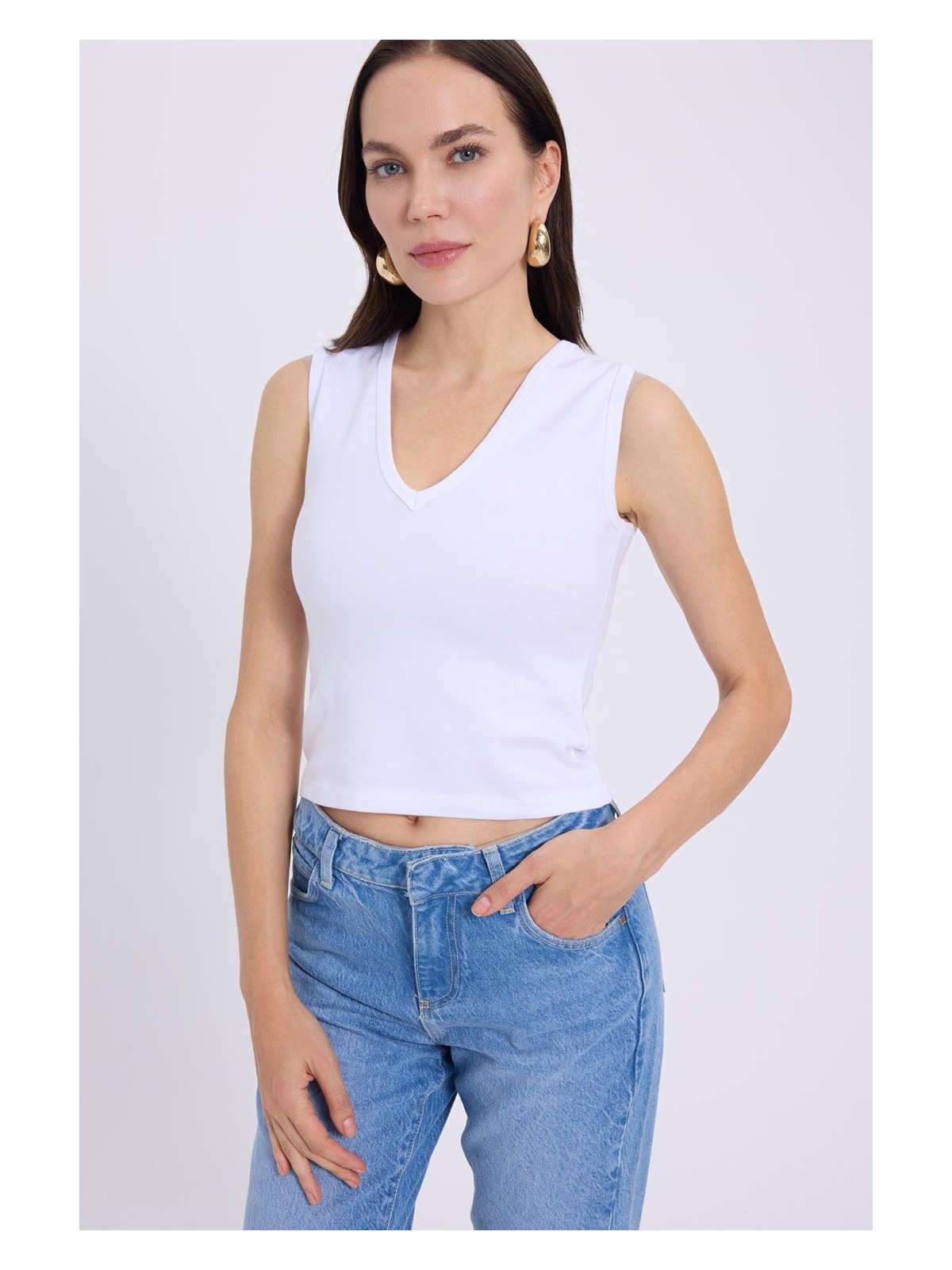 Tudors Kadın Slim Fit Dar Kesim V Yaka Sıfır Kol Pamuklu Ribanalı Beyaz Bluz