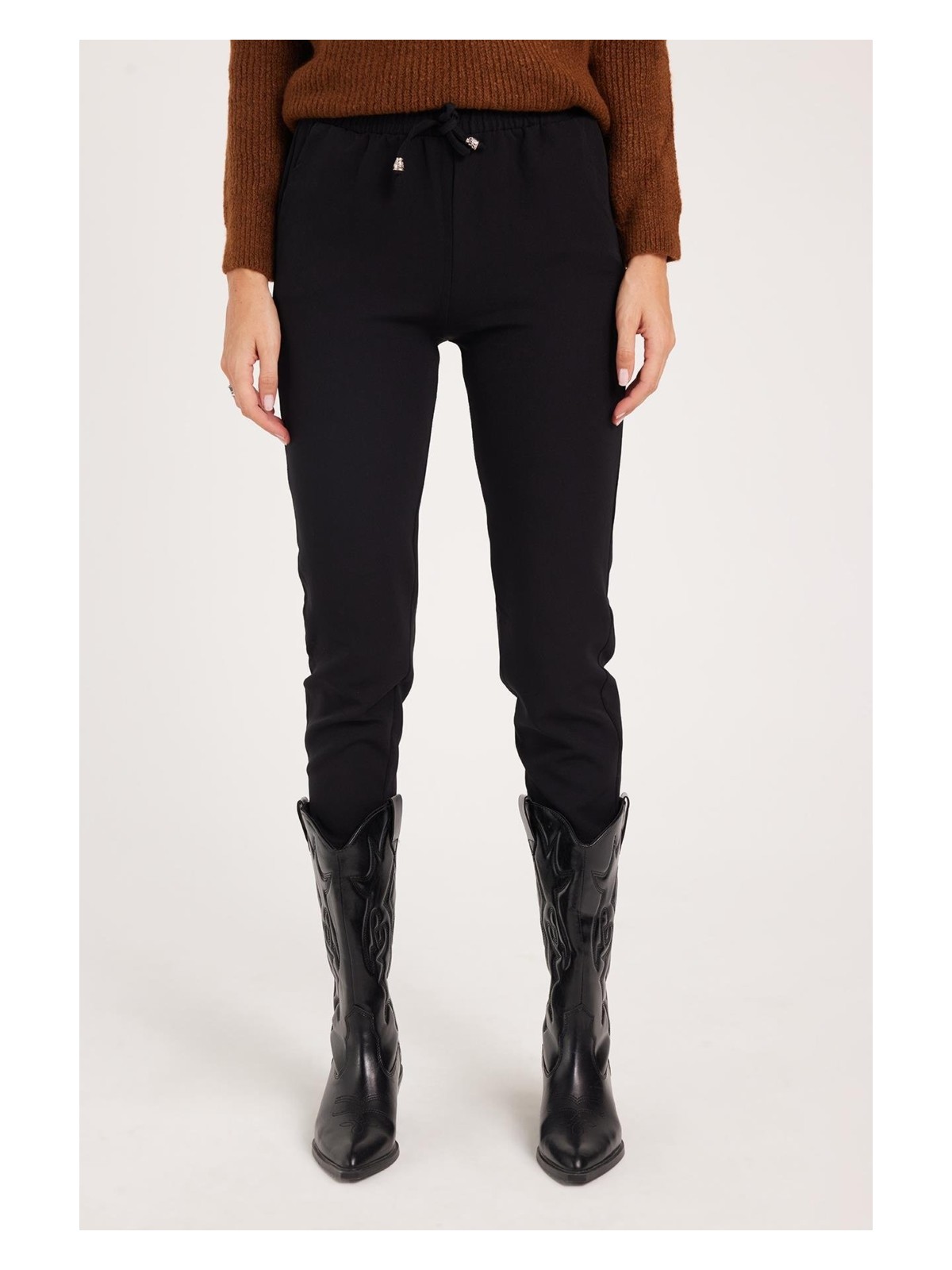 Tudors Kadın Relax Fit Rahat Kesim Yüksel Bel Dar Paça Beli Lastikli Bağcıklı siyah Pantolon