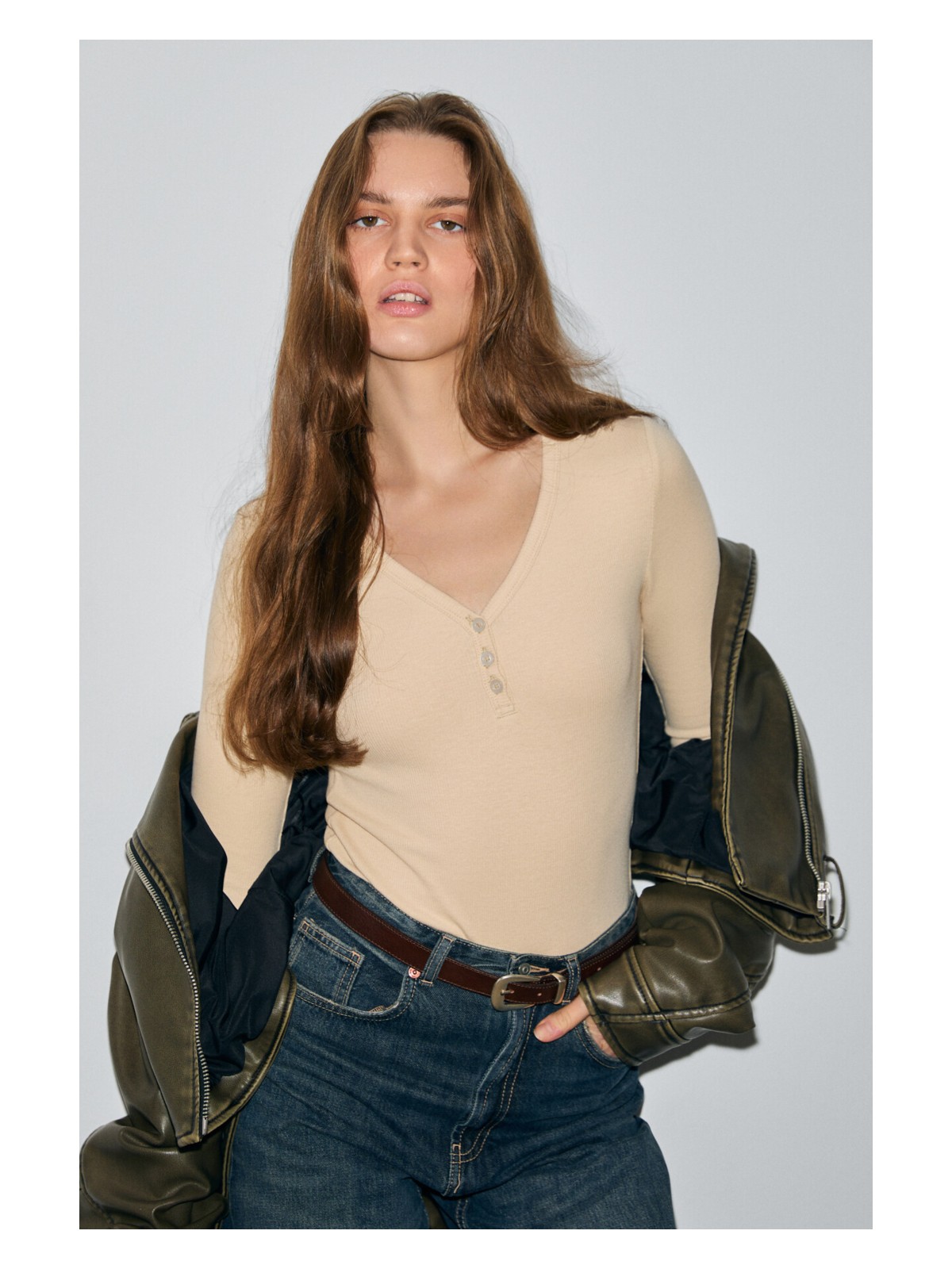 Grimelange Kalanı Kadın Uzun Kollu V Yaka Patlı Düğmeli Siyah Bluz - Görsel 3