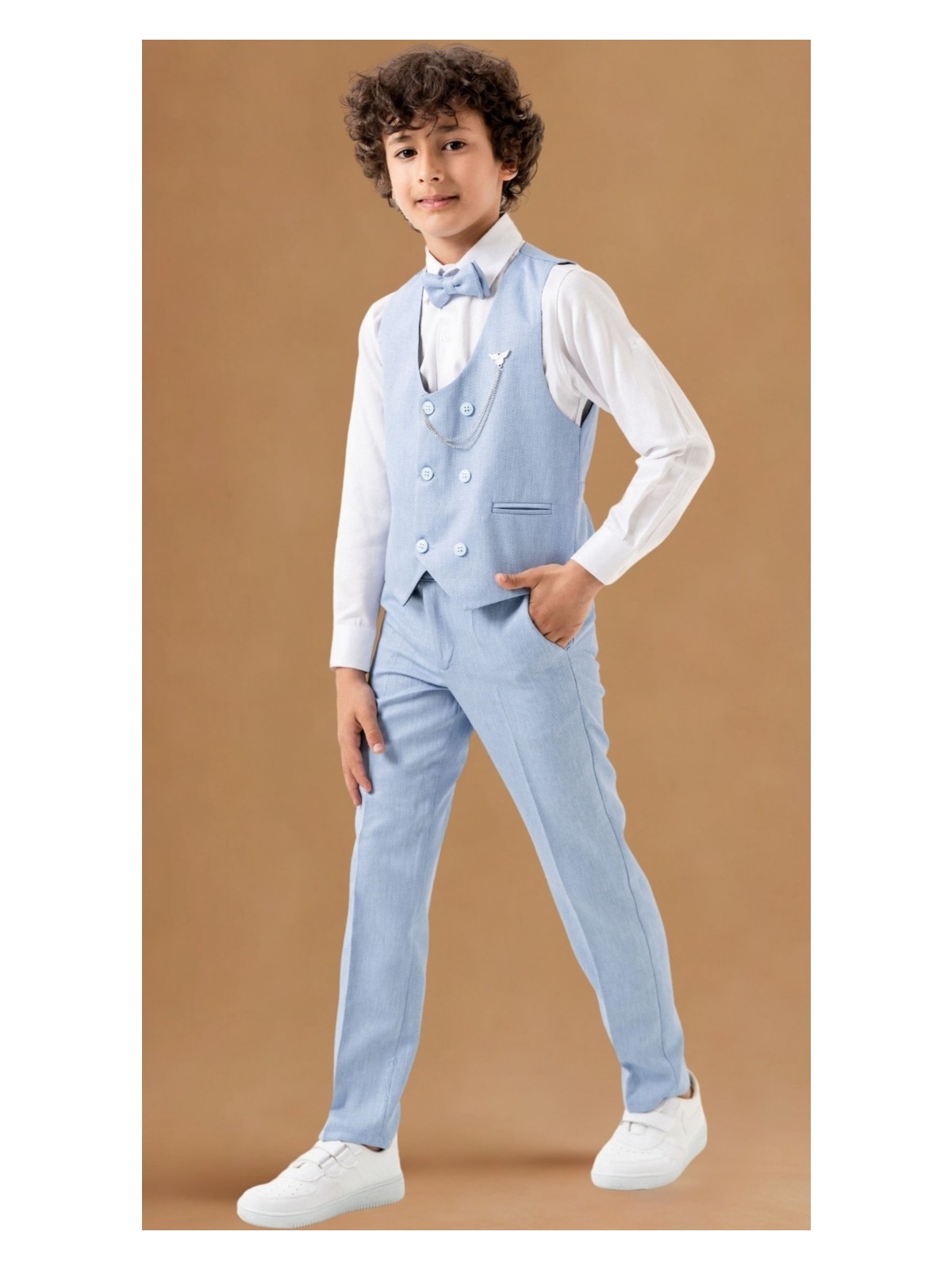 Erkek Çocuk Smokin Takım Elbise – Pantolonlu Yelekli Papyonlu Gömlekli Zincirli 5’li Set - Görsel 3
