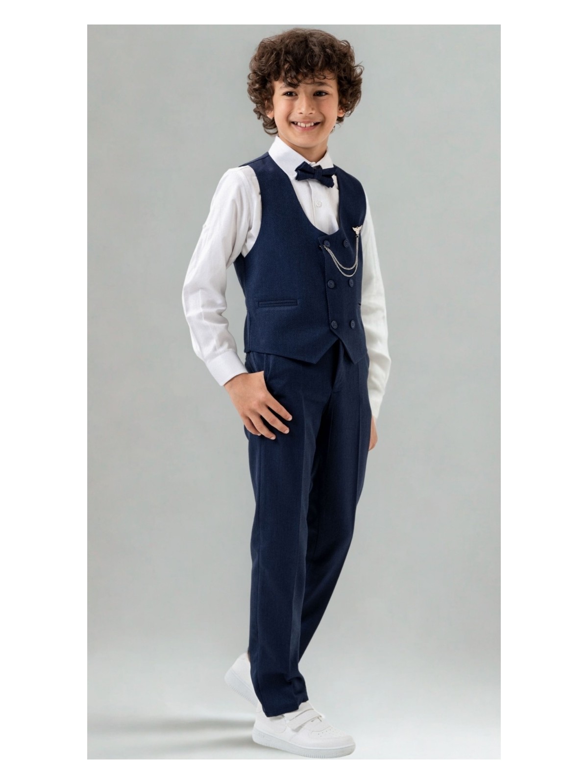 Erkek Çocuk Smokin Takım Elbise – Pantolonlu Yelekli Papyonlu Gömlekli Zincirli 5’li Set