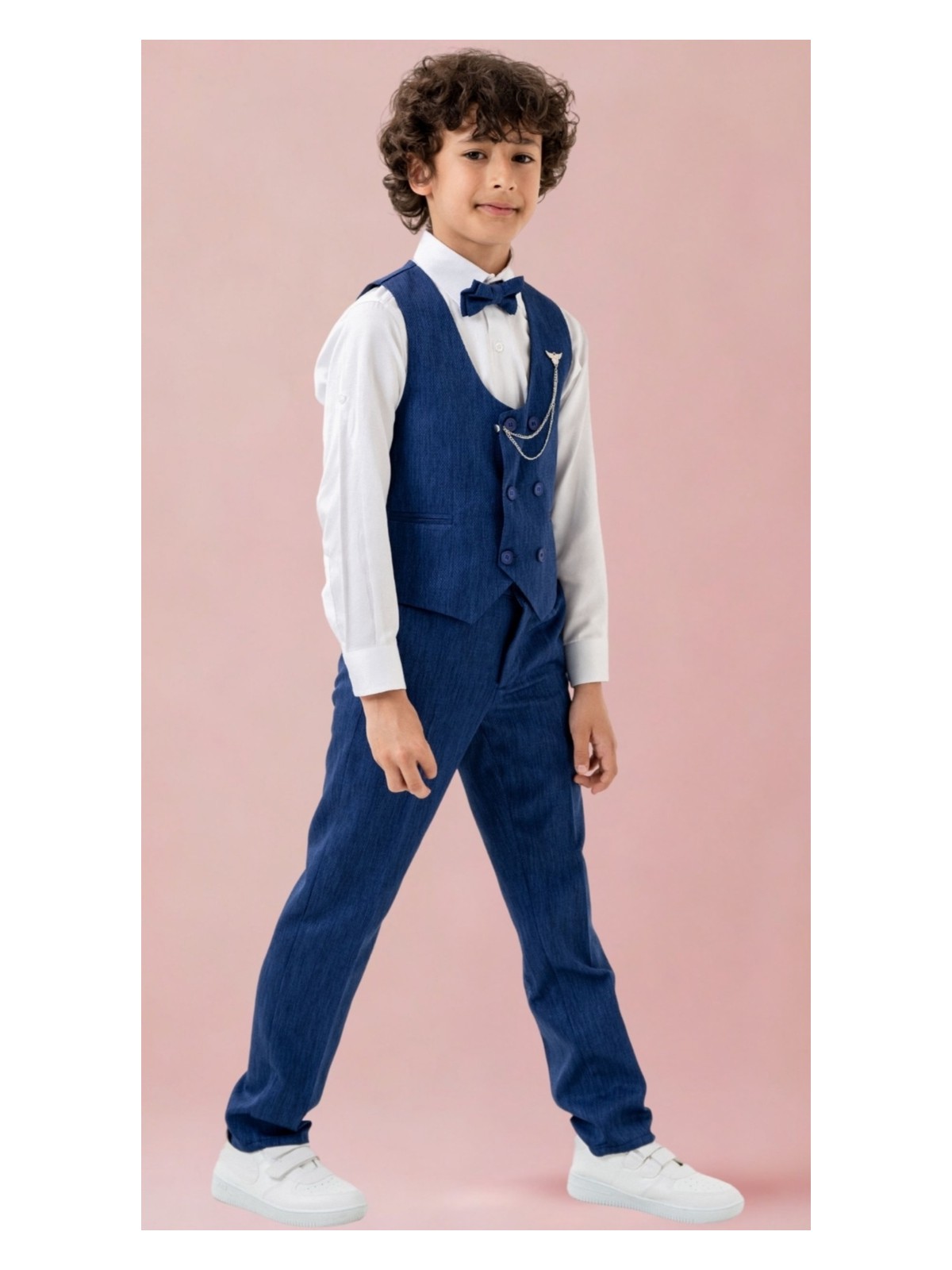 Erkek Çocuk Smokin Takım Elbise – Pantolonlu Yelekli Papyonlu Gömlekli Zincirli 5’li Set - Görsel 9