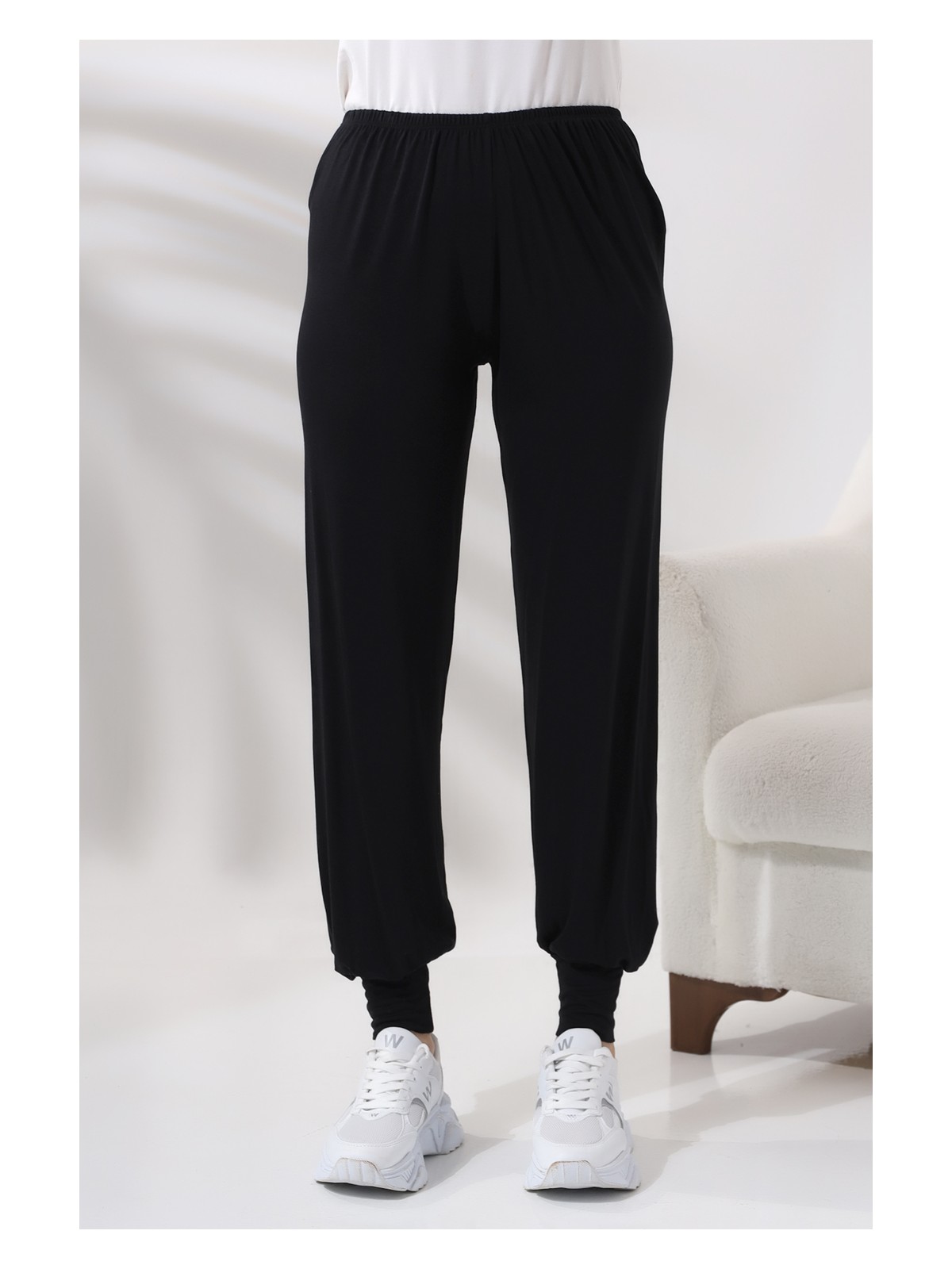 İhvan Kadın Siyah Beli Lastikli Ferace Altı Rahat Kesim Tesettür Şalvar Pantolon