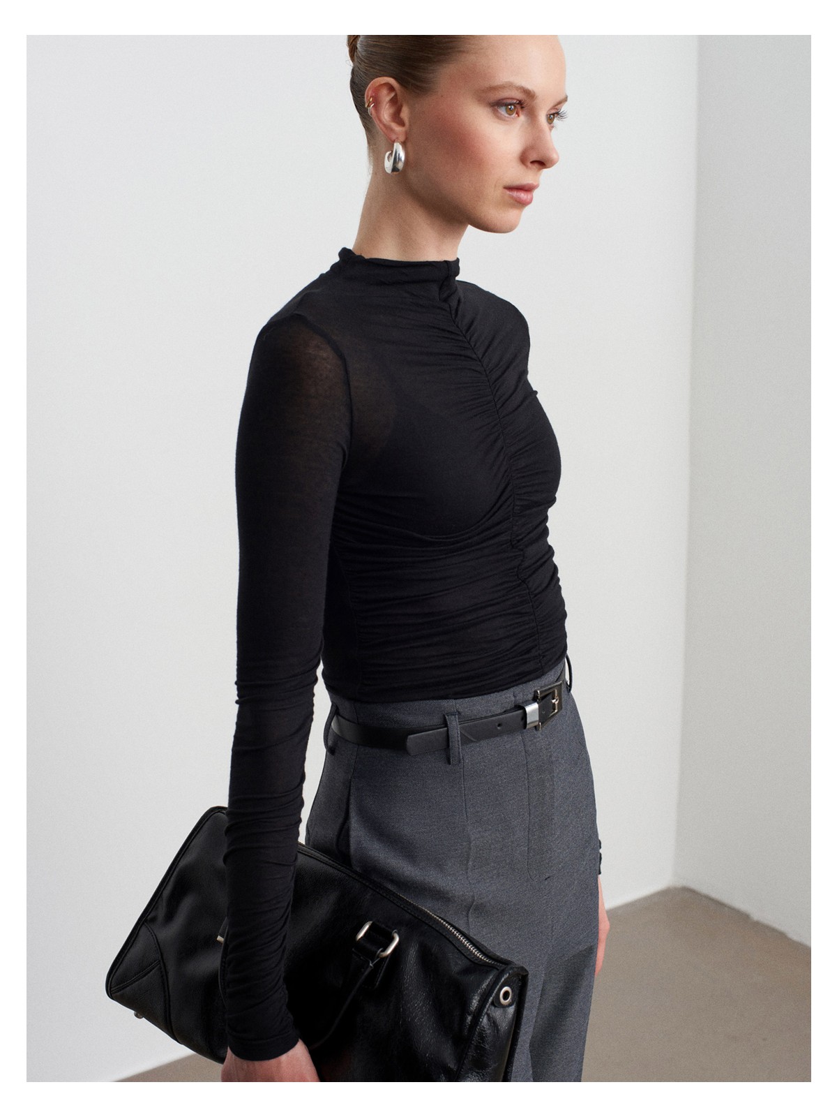 Dilvin 32333 Kaşmir Karışımlı Büzgülü Bluz-Siyah