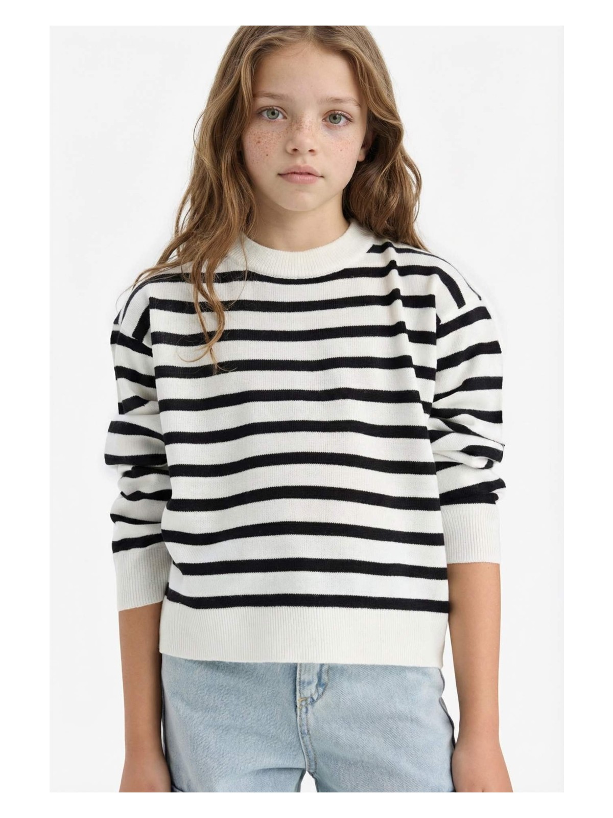 DeFacto Standart Fit Bisiklet Yaka Triko Kazak Kız Çocuk C6903A825AU - Görsel 3