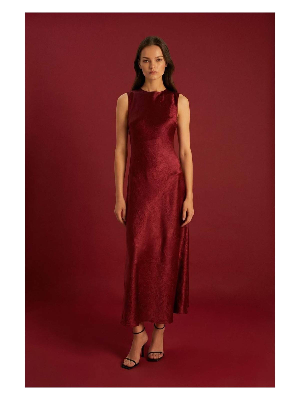 DeFacto Degaje Yaka Saten Kolsuz Maxi Abiye Elbise E2741AX24WN