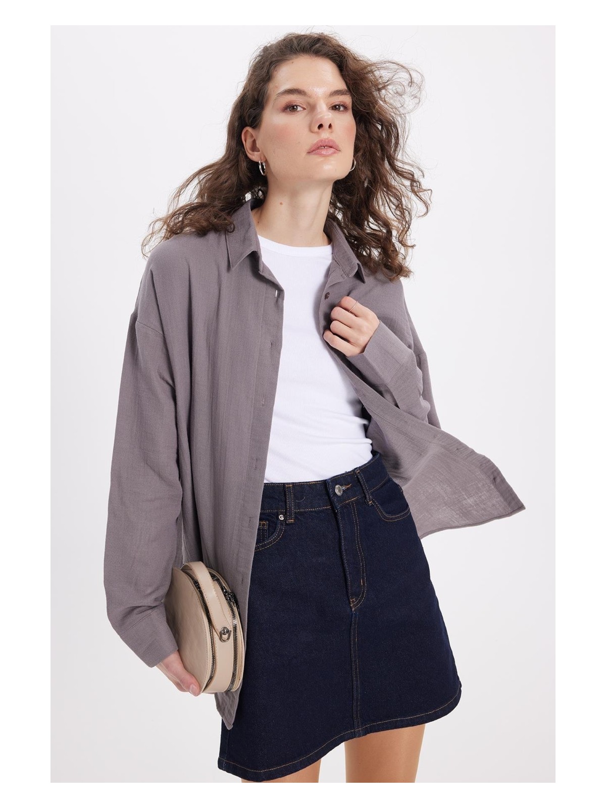 Tudors Kadın Oversize Geniş Kesim %100 Pamuk Müslin Kumaş Uzun Kollu Cepli Dokulu Bordo Gömlek - Görsel 9