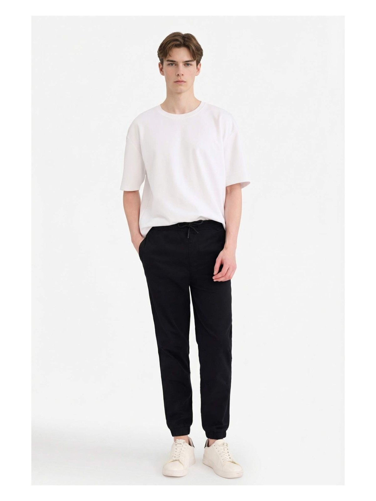 DeFacto Jogger Fit Beli Bağcıklı Üç Cepli Pantolon F4680AX25AU