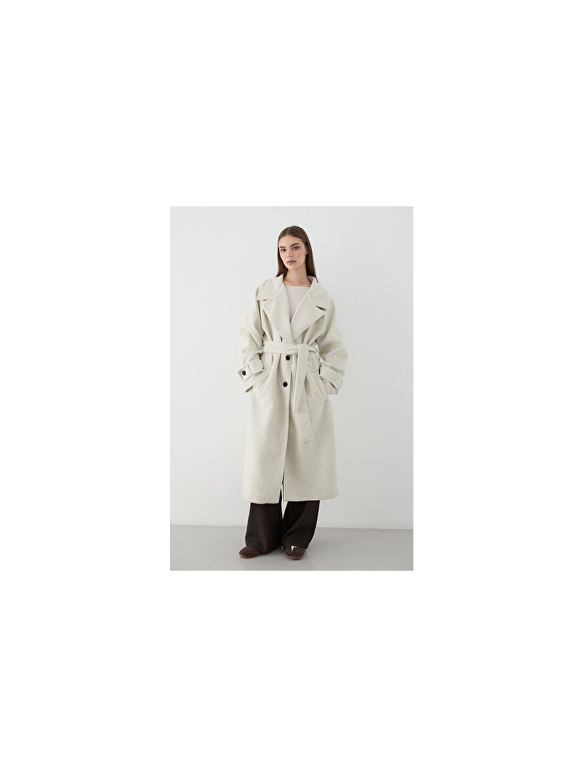 Jaste Kadın Uzun Kaban Taş Renkli Düz Desenli Polyester Malzeme ile Günlük Şıklık