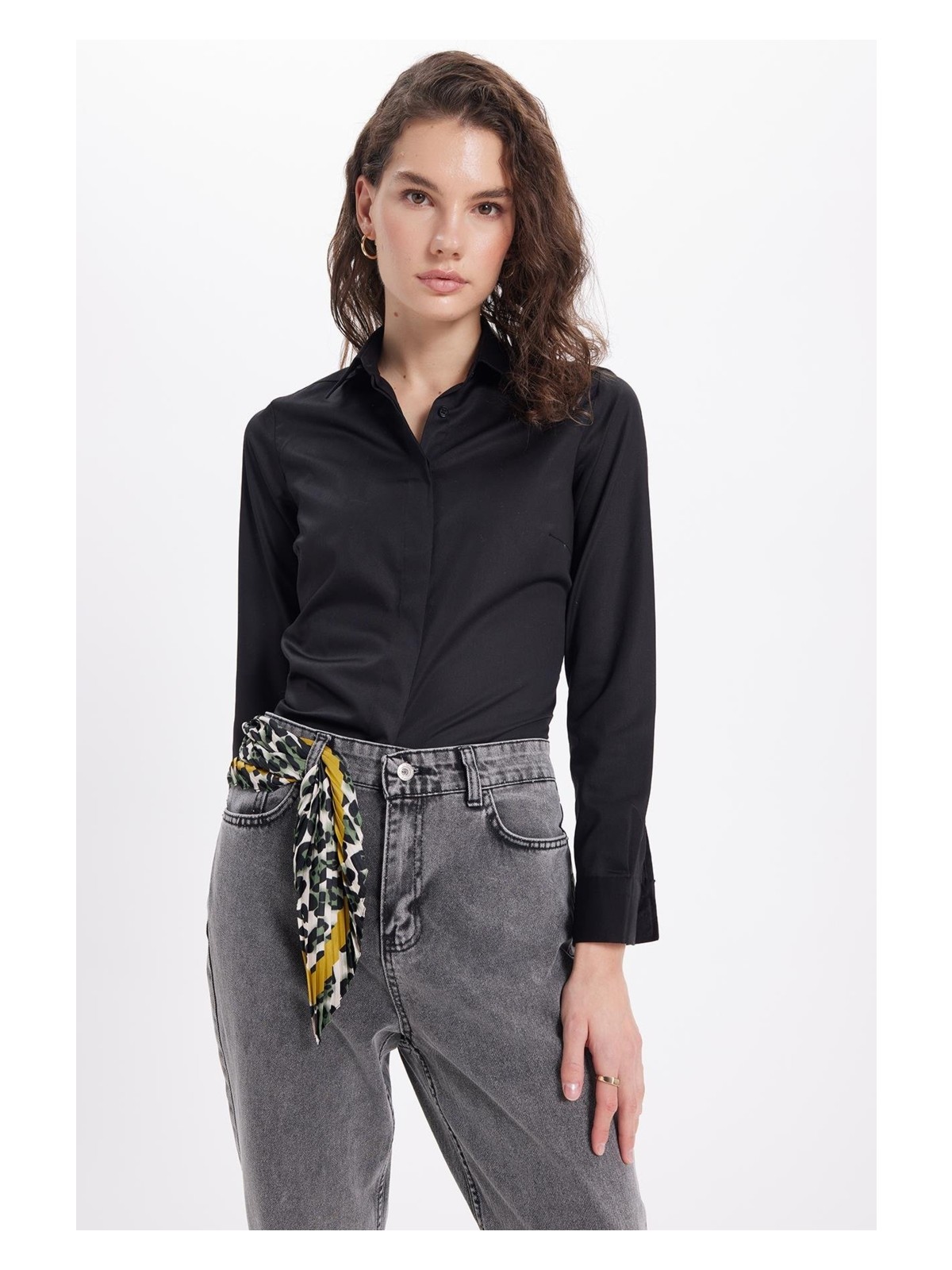 Tudors Kadın Slim Fit Non-Iron Pamuklu Vücuda Oturan Ütü Gerektirmez Pensli Siyah Gömlek