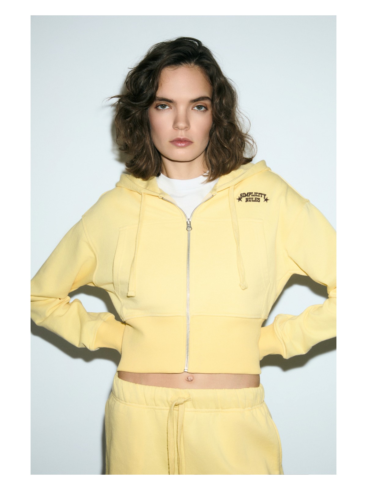 Grimelange Elara Kadın Metal Fermuarlı Nakışlı Kapüşonlu Crop Sarı Sweatshirt