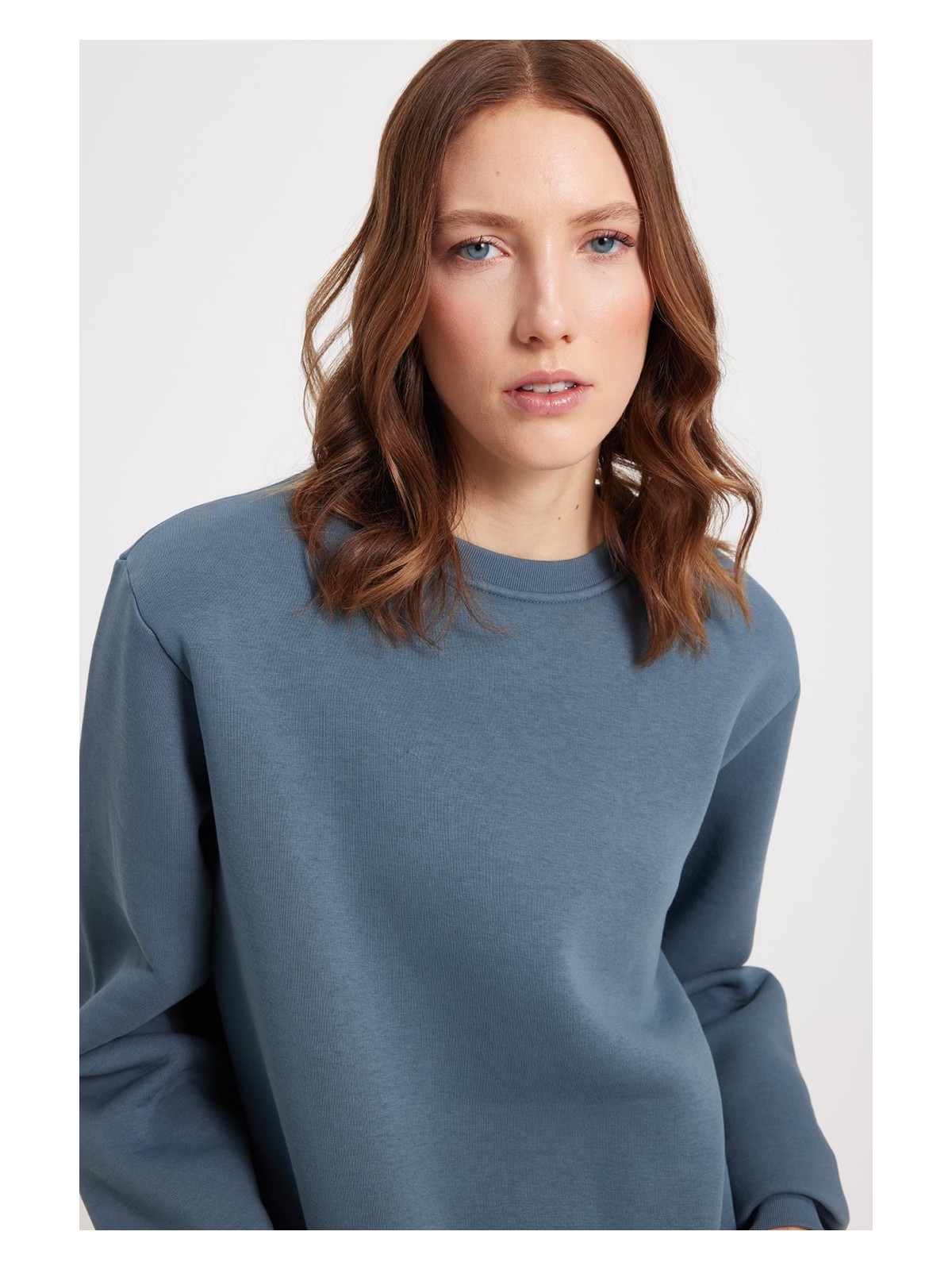 Tudors Kadın Oversize Geniş Kesim Pamuklu 3 Iplik Içi Polarlı Basic Koyu Gri Bisiklet Yaka Sweatshirt