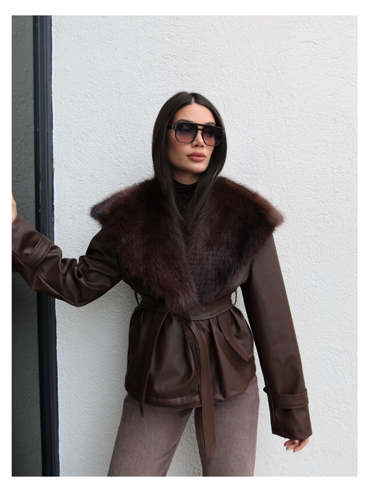 Esra Helvacı Kürk Yaka Kuşaklı Deri Ceket - Görsel 7