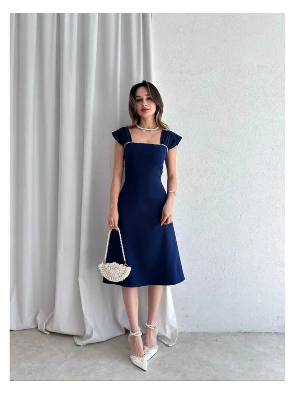 Moda Durağı Sıralı Incili Midi Elbise Lacivert