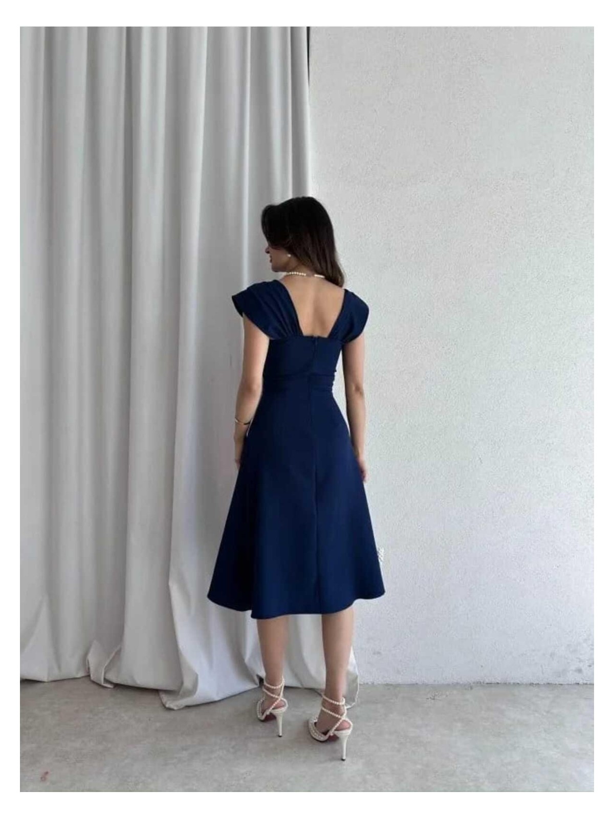 Moda Durağı Sıralı Incili Midi Elbise Lacivert - Görsel 2
