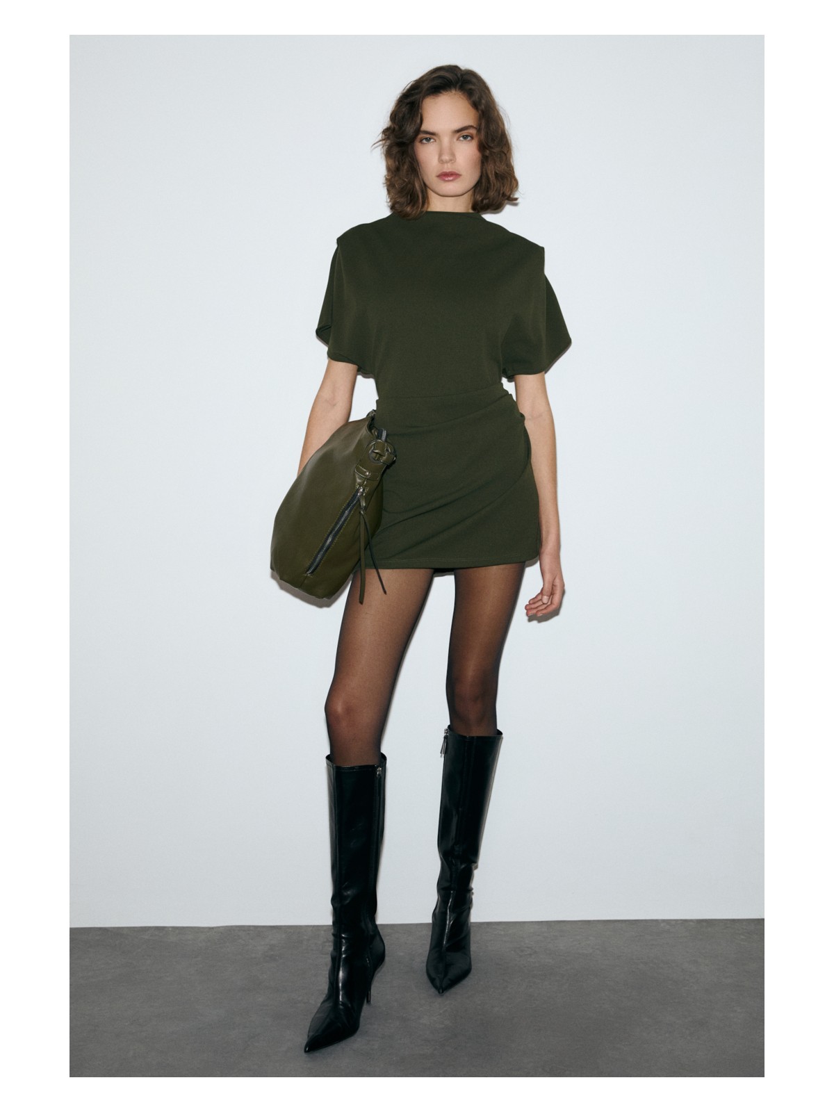 Grimelange Maxıne Kadın Omuz ve Bel Kısımlarında Pile Detaylı Dik Yaka Fermuarlı Kısa Kollu Mini Vizon Elbise - Görsel 5