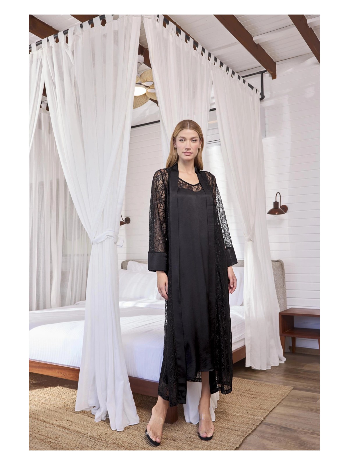 Herşeytrend Litae %100 Viskon Dantelli ve Dekolteli Saten Sabahlık Takımı