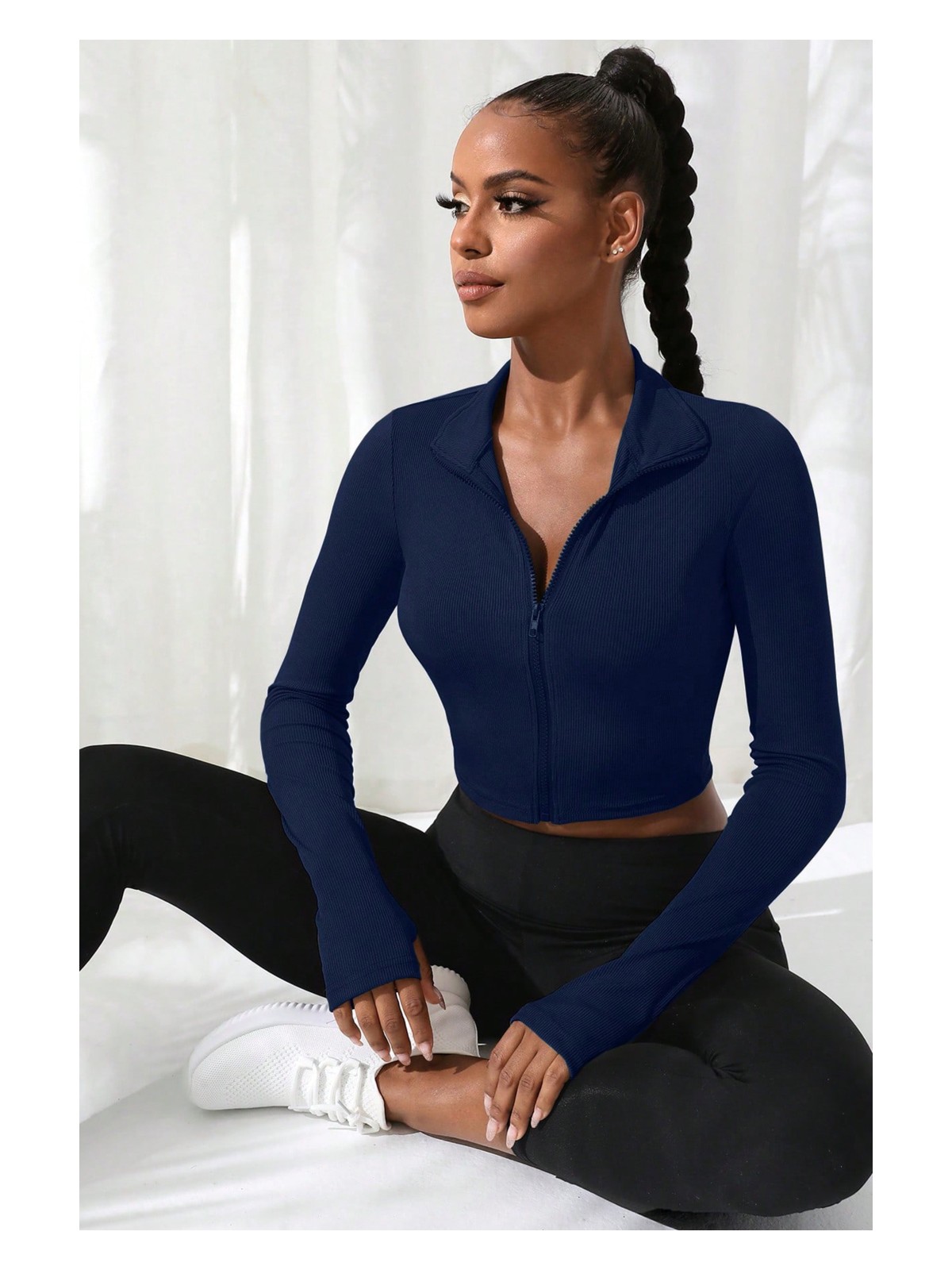 Kadın Lacivert Uzun Kol Fermuarlı Parmak Geçme Detaylı Dik Yaka Crop Top Bluz