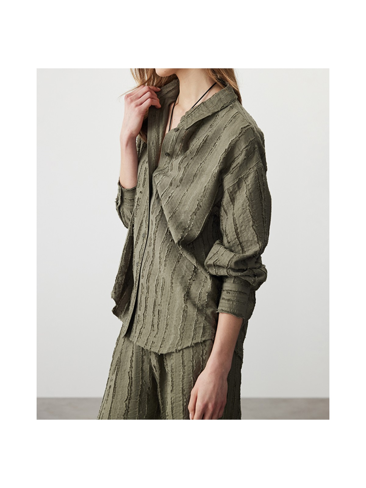 Miss İpekyol Dokulu Düşük Omuz Gömlek IS1260025098022