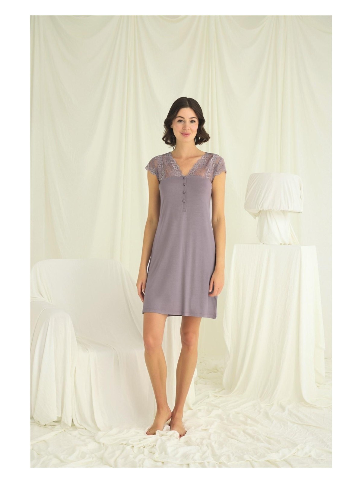 İlk El Grup Ieg™ Kolu Omzu ve Yakası Dantelli Önü Düğmeli Gecelik