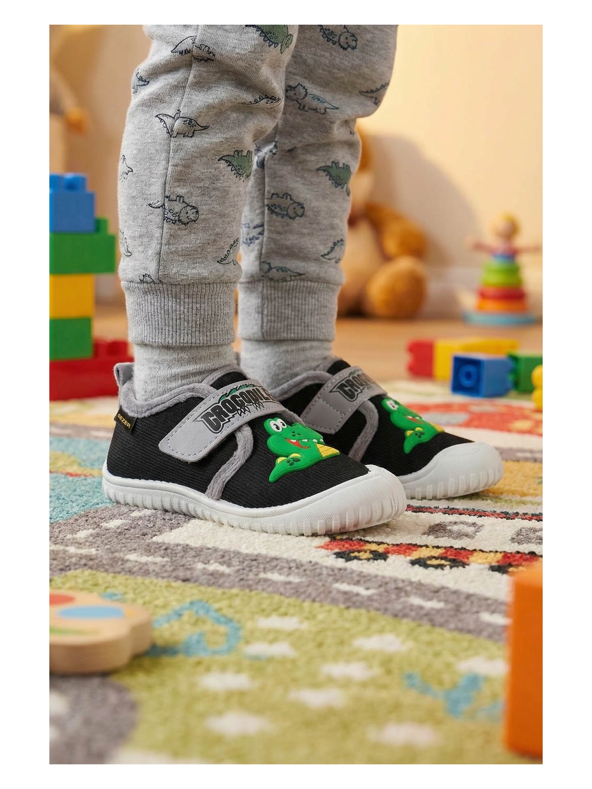 Gezer Erkek Çocuk Kışlık Tek Cırt Cırtlı Ayarlanabilir Rahat Taban Ev, Bahçe, Okul, Kreş Panduf Ayakkabı