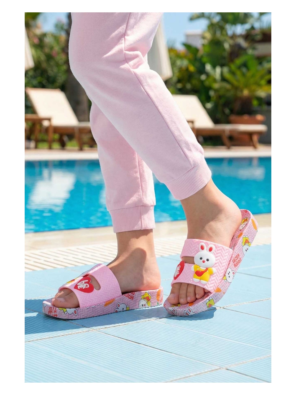 Gezer Rabbit Kız Çocuk Yazlık Airblow Islak Zemine Uygun Rahat Taban Ev Banyo Havuz Plaj Günlük Terlik