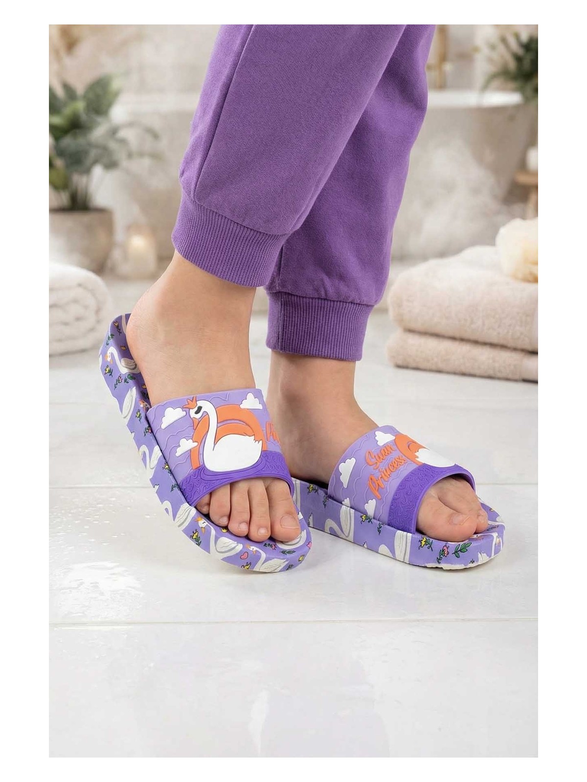 Gezer Kız Çocuk Yazlık Islak Zeminde Kullanıma Uygun Rahat Taban Ev Bahçe Plaj Havuz Terlik - Görsel 4