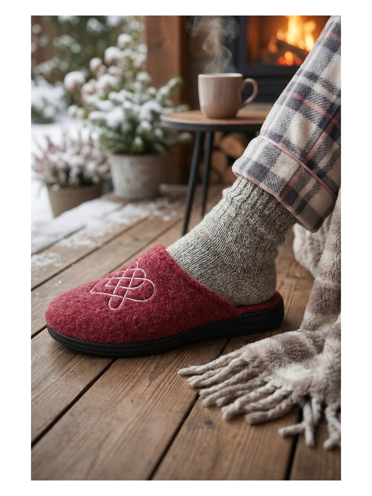 Gezer Kadın Kışlık Keçe Nakışlı Kalp Tasarım Ev Bahçe Terlik - Görsel 5