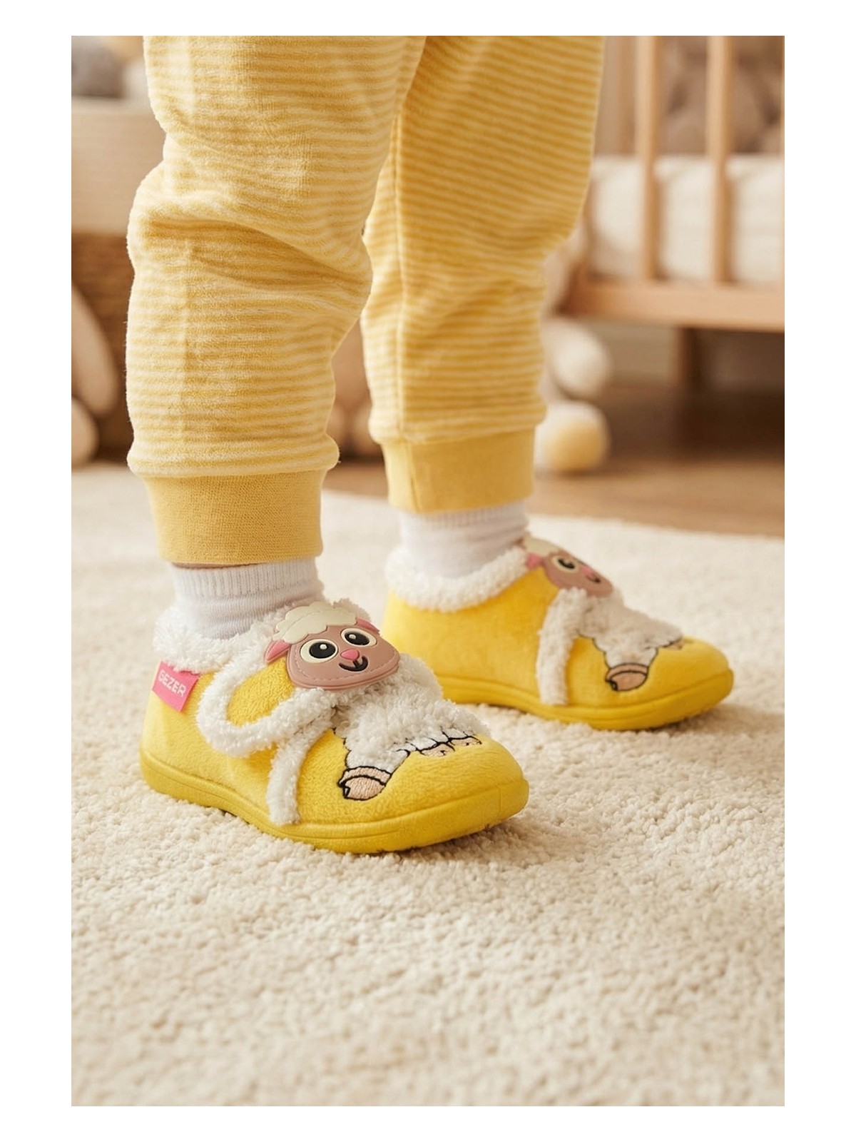 Gezer Kışlık Cırtlı Ayarlanabilir Rahat İç Taban Kız Çocuk Panduf Ayakkabı - Görsel 4