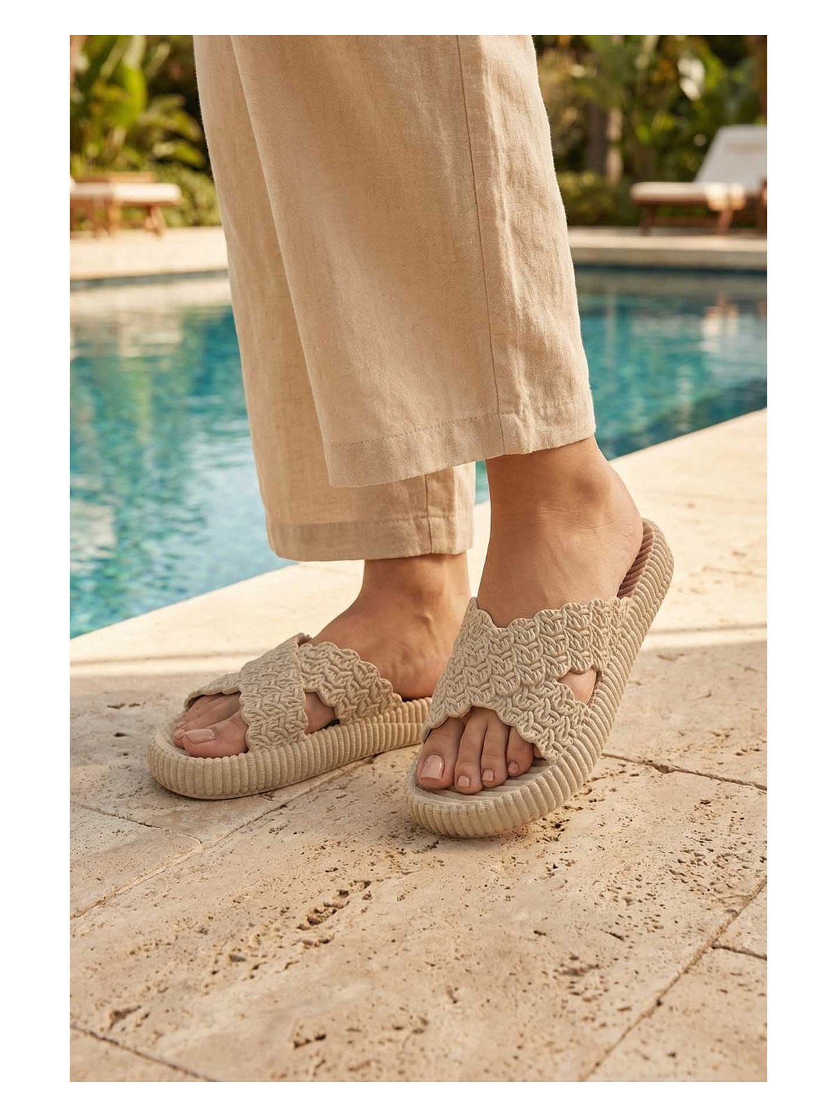 Gezer Kadın Yazlık Ev Banyo Islak Zemine Uygun Terlik