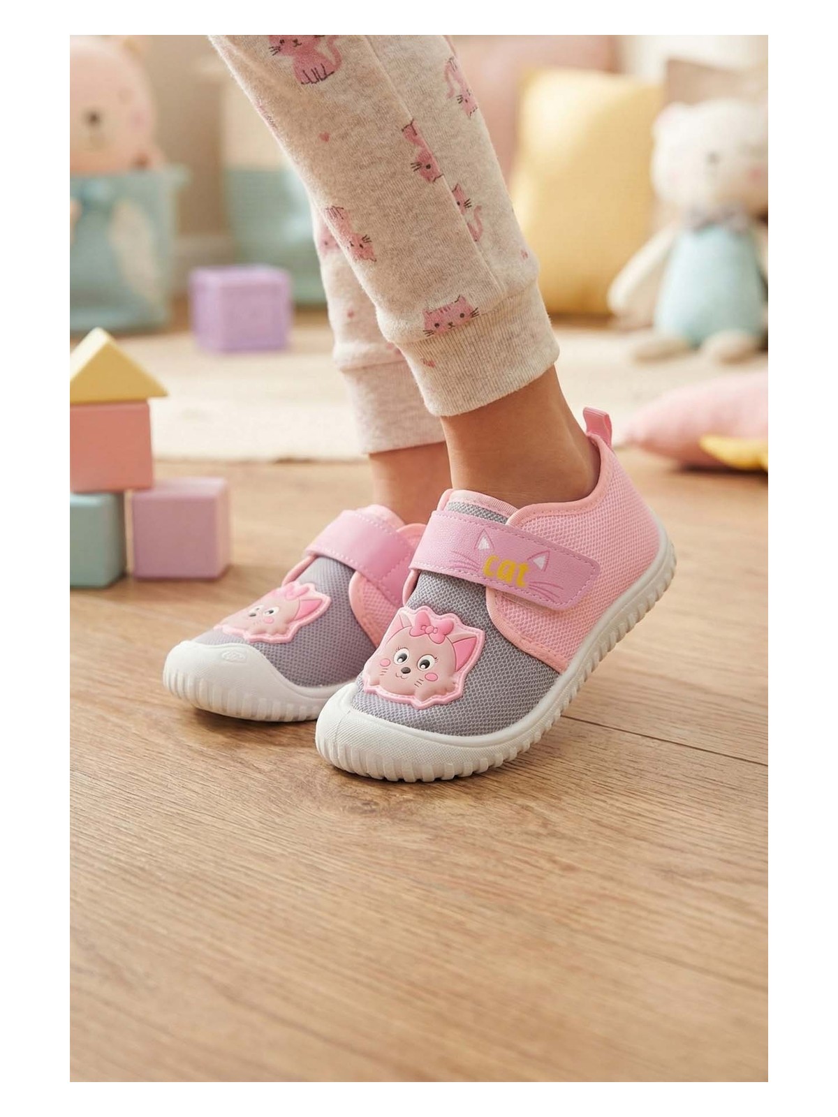 Gezer Yazlık Kız Çocuk Rahat Taban Cırt Cırtlı Ayarlanabilir Keten Günlük Ayakkabı