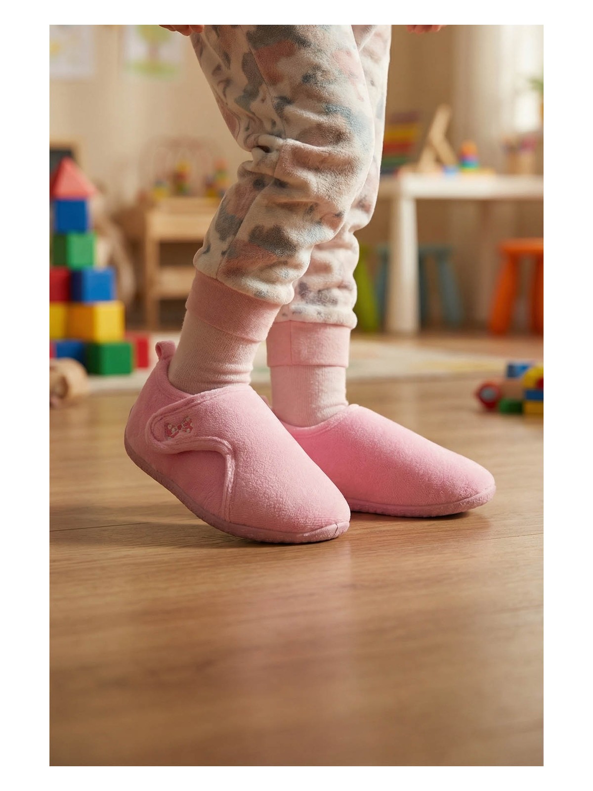 Gezer Kışlık Kız Çocuk PVC Rahat Taban Cırt Cırtlı Ayarlanabilir Ev Okul Kreş Panduf Ayakkabı - Görsel 4