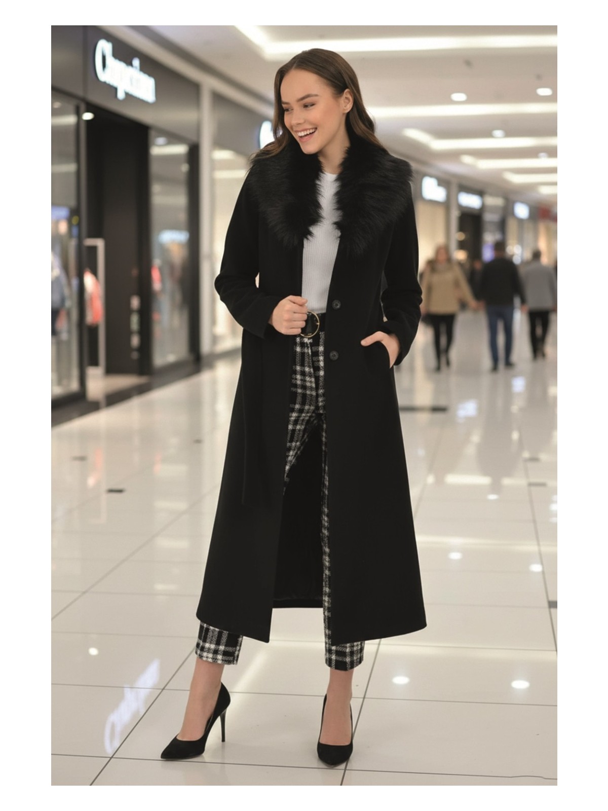 Barbora Kürk Yakalı Kadın Kaban