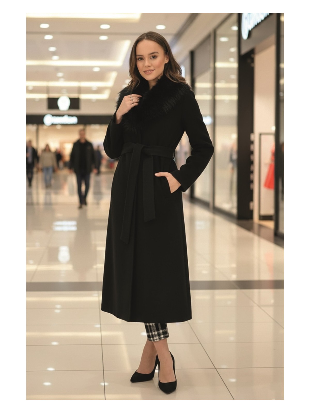 Barbora Kürk Yakalı Kadın Kaban - Görsel 3