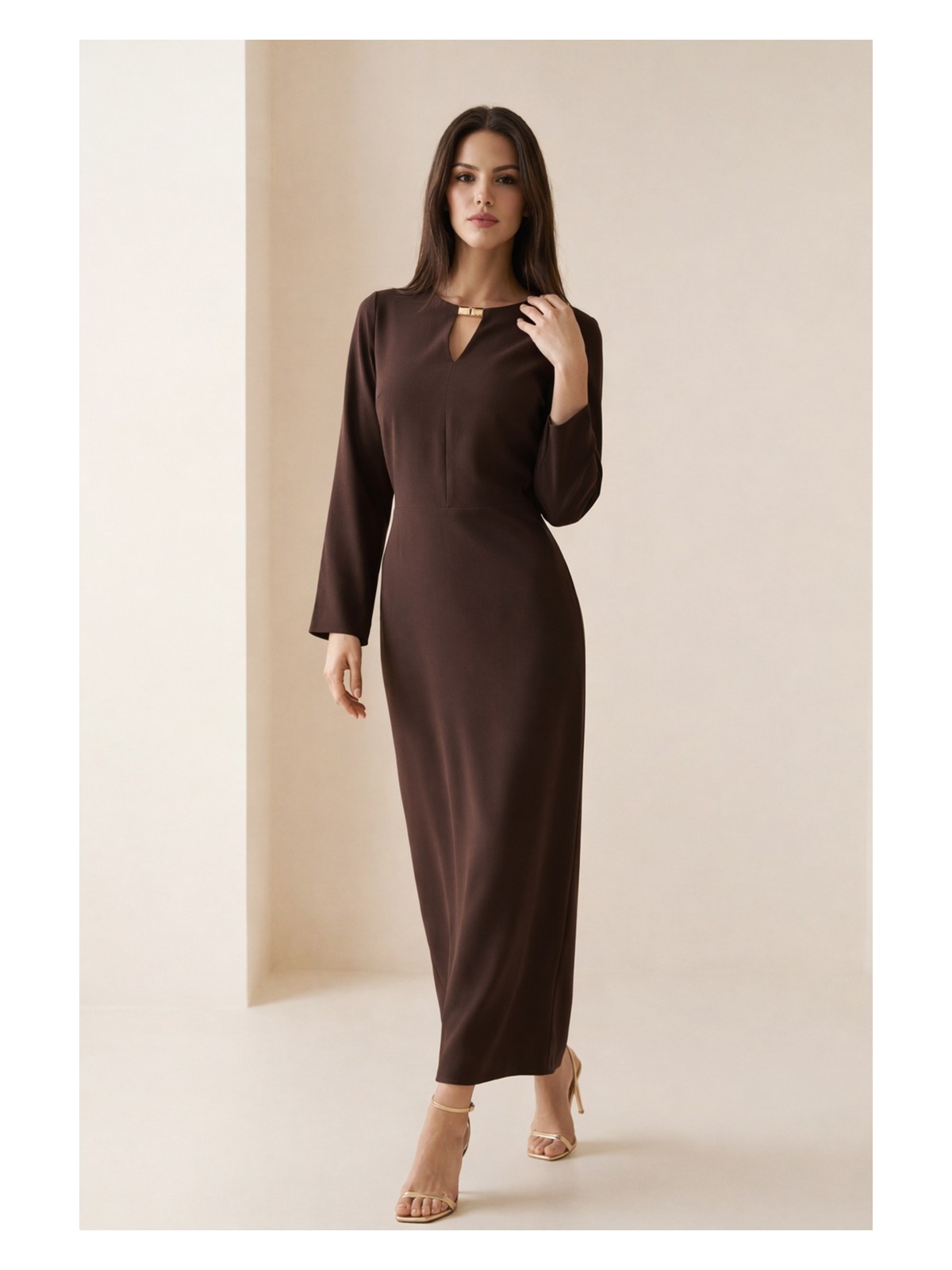 Setre Krem Boyunda Aksesuar Detaylı Uzun Kollu Belden Oturtmalı Midi Boy Elbise - Görsel 5