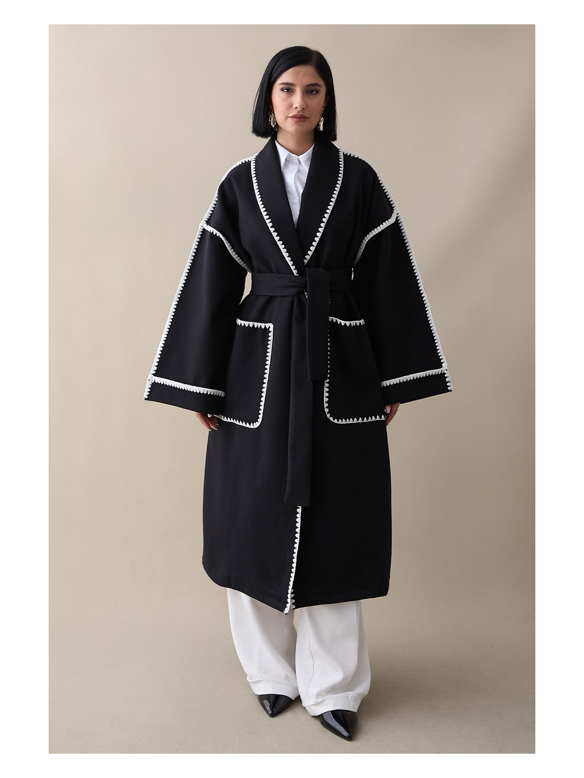 inStyle Çoban Dikiş Kuşaklı Siyah Kaşe Kaban