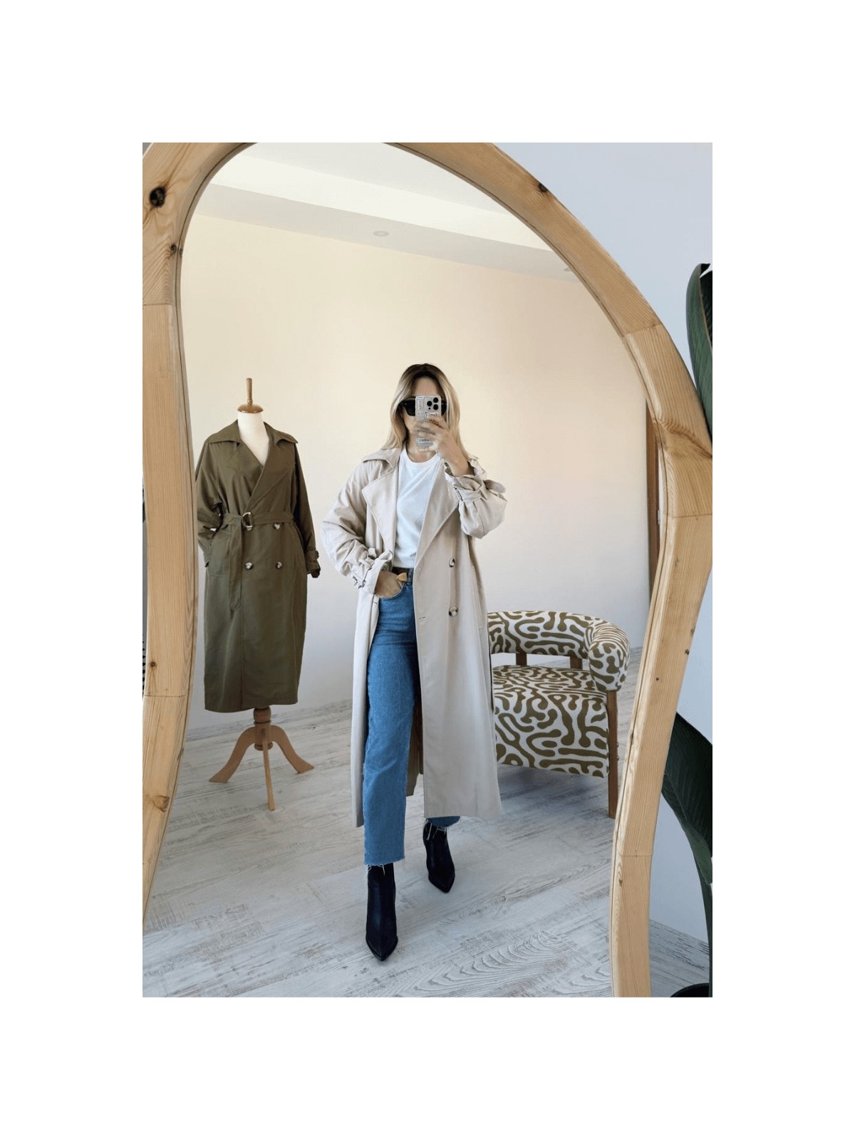 BeeYouStudio Ekru Kruvaze Yaka Kolları Kemerli Düğmeli Uzun Trençkot M