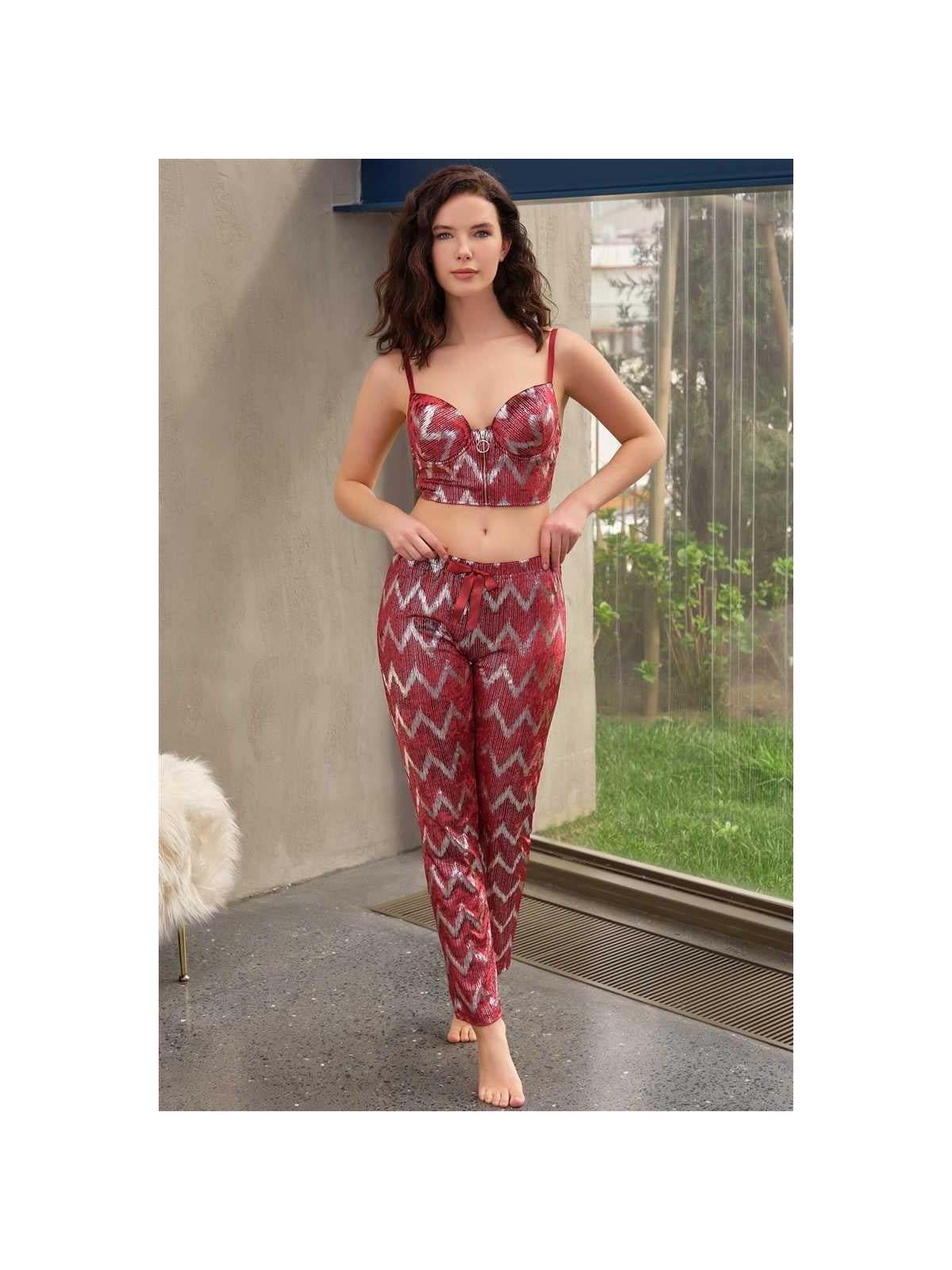 Zenvia Kadife Balenli Destekli Dolgulu Parlak Baskılı Fermuar Detaylı Büstiyer ve Pantolon Pijama Tak�