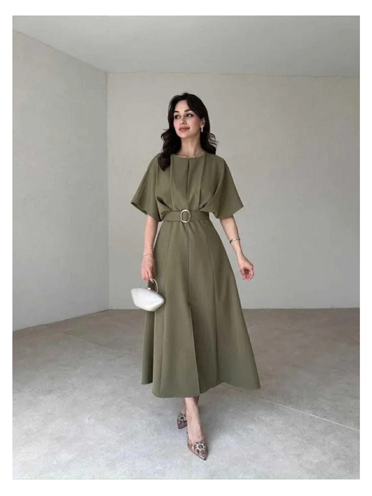 Moda Durağı Kaliteli Midi Elbise Yırtmaç Detaylı Kemerli Haki