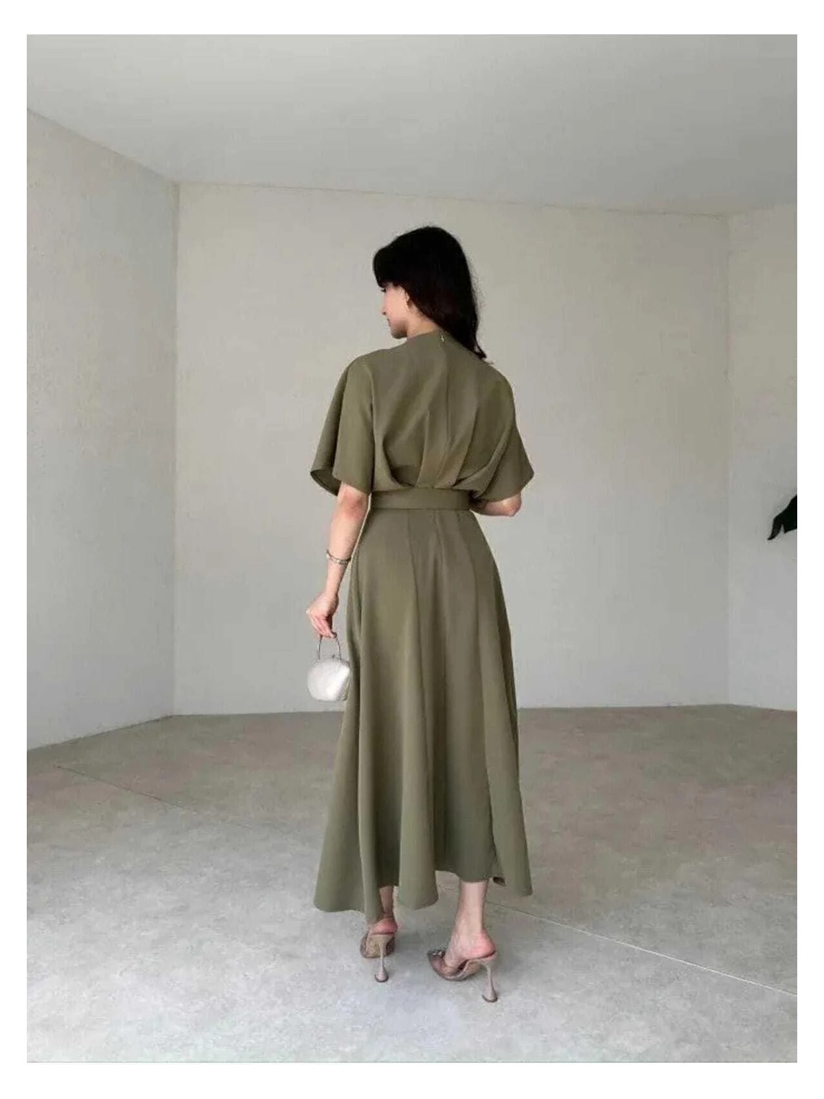 Moda Durağı Kaliteli Midi Elbise Yırtmaç Detaylı Kemerli Haki - Görsel 2