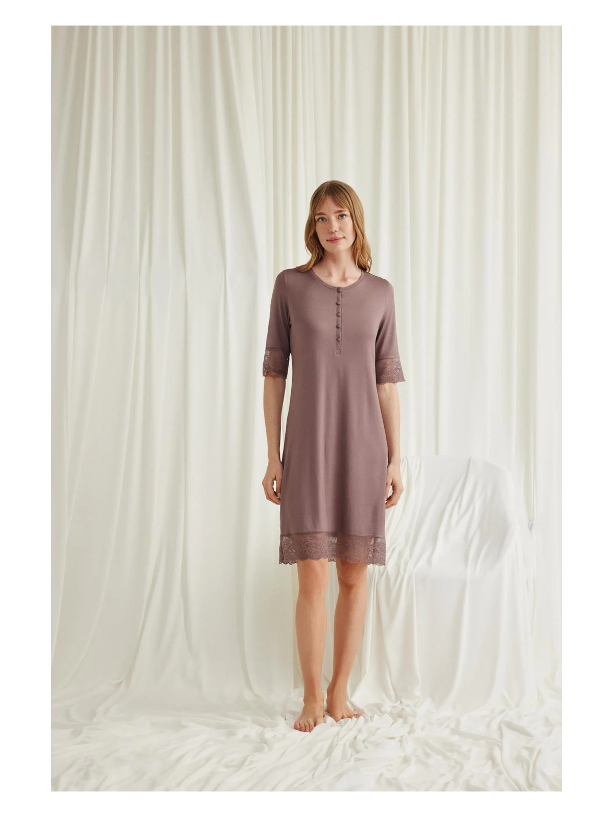 İlk El Grup Ieg™ Dantel Detaylı Kısa Kollu ve Önü Düğmeli Gecelik