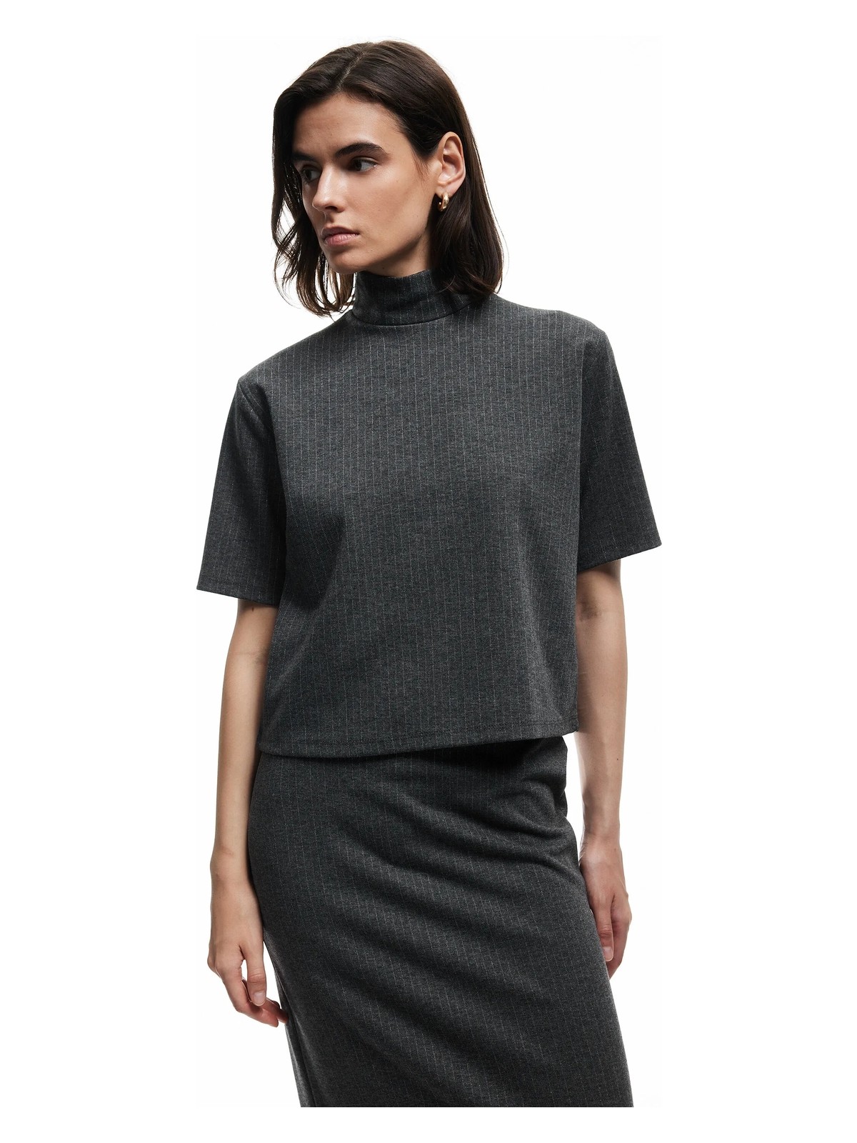 Koton Metalik Iplik Detaylı Simli Kısa Kollu Dik Yaka Tişört