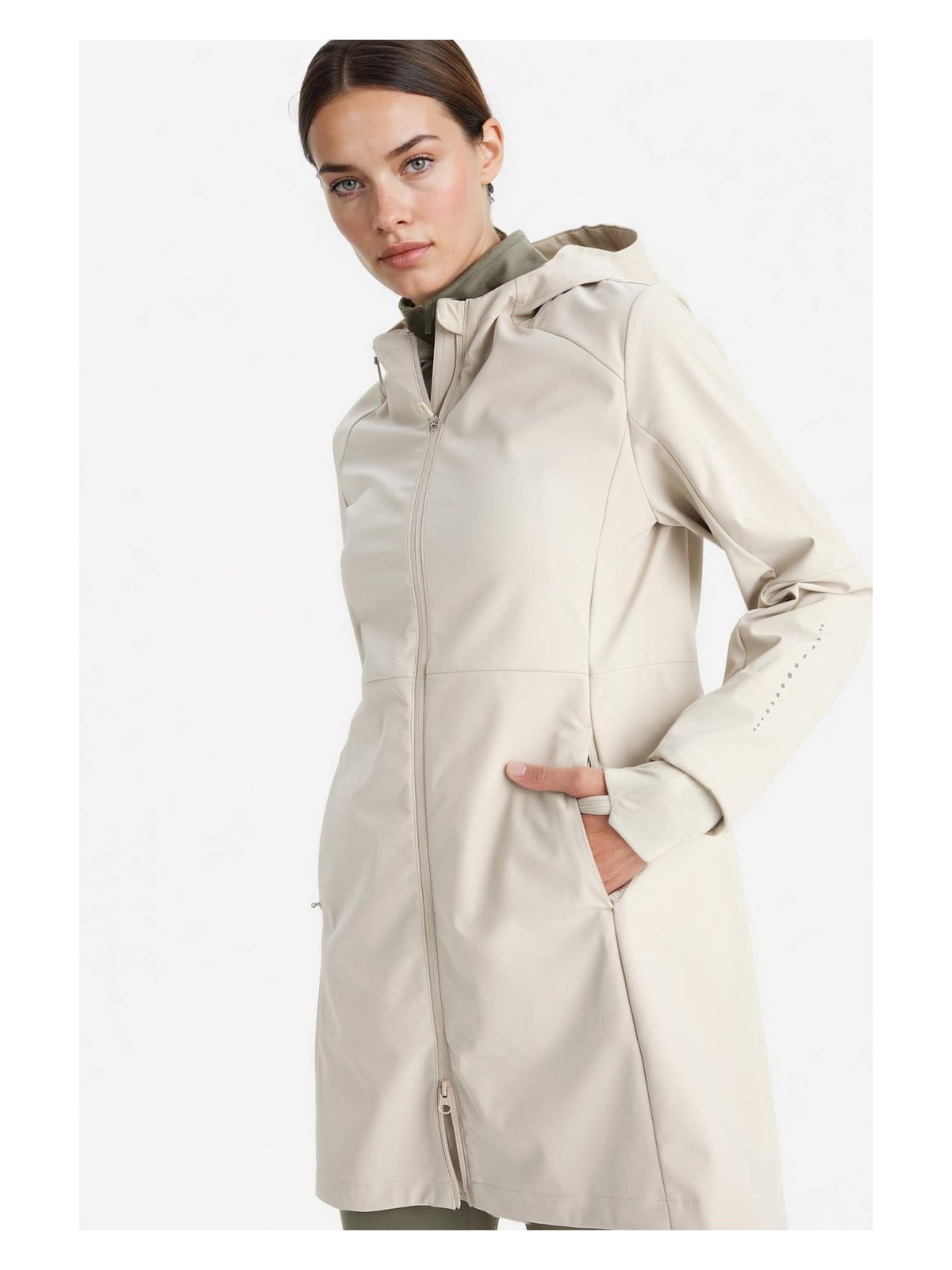 DeFacto Su İtici Softshell Slim Fit Dar Kesim Kapüşonlu Fermuarlı Cepli Parka E5702AX25AU