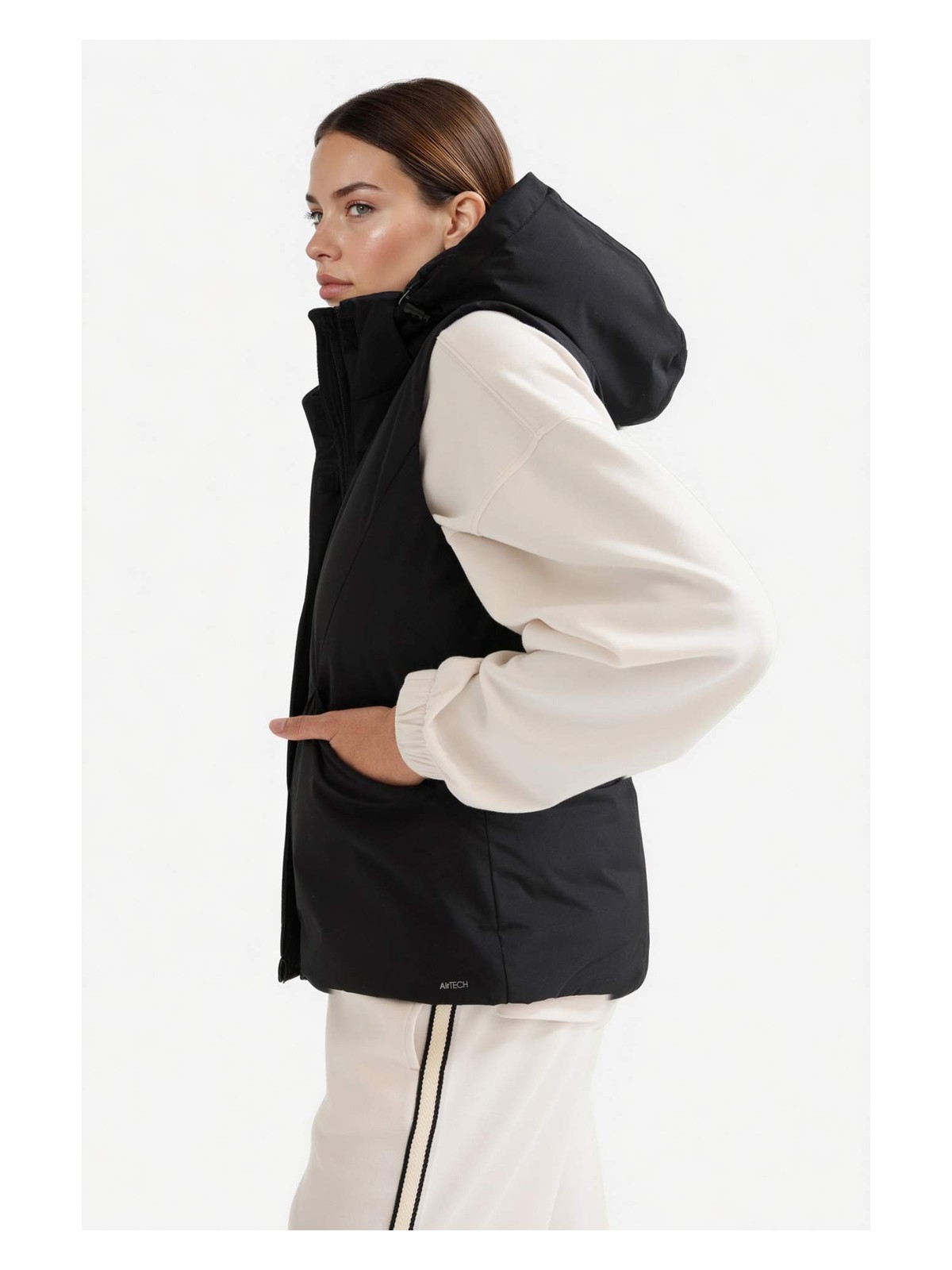 DeFacto Su İtici Regular Fit Kapüşonlu Sporcu Yelek C4767AX25AU